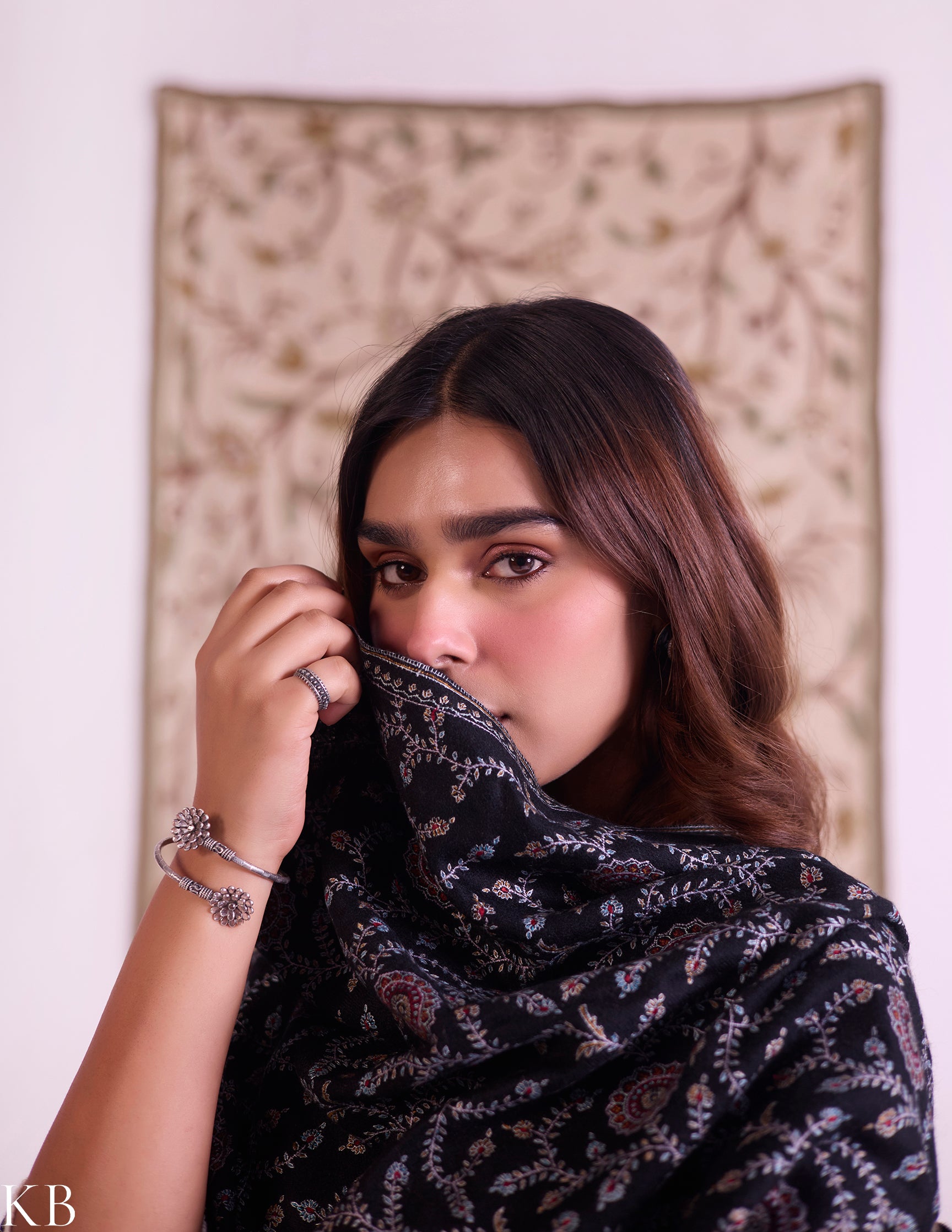 Kashmiri Handwoven Pashmina Jaali Sozni Shawl – Black | Handwoven Heritage - Kashmir Box