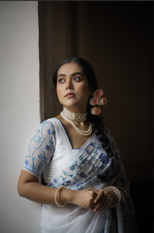 Skyish Embroidered White Georgette Saree - Kashmir Box