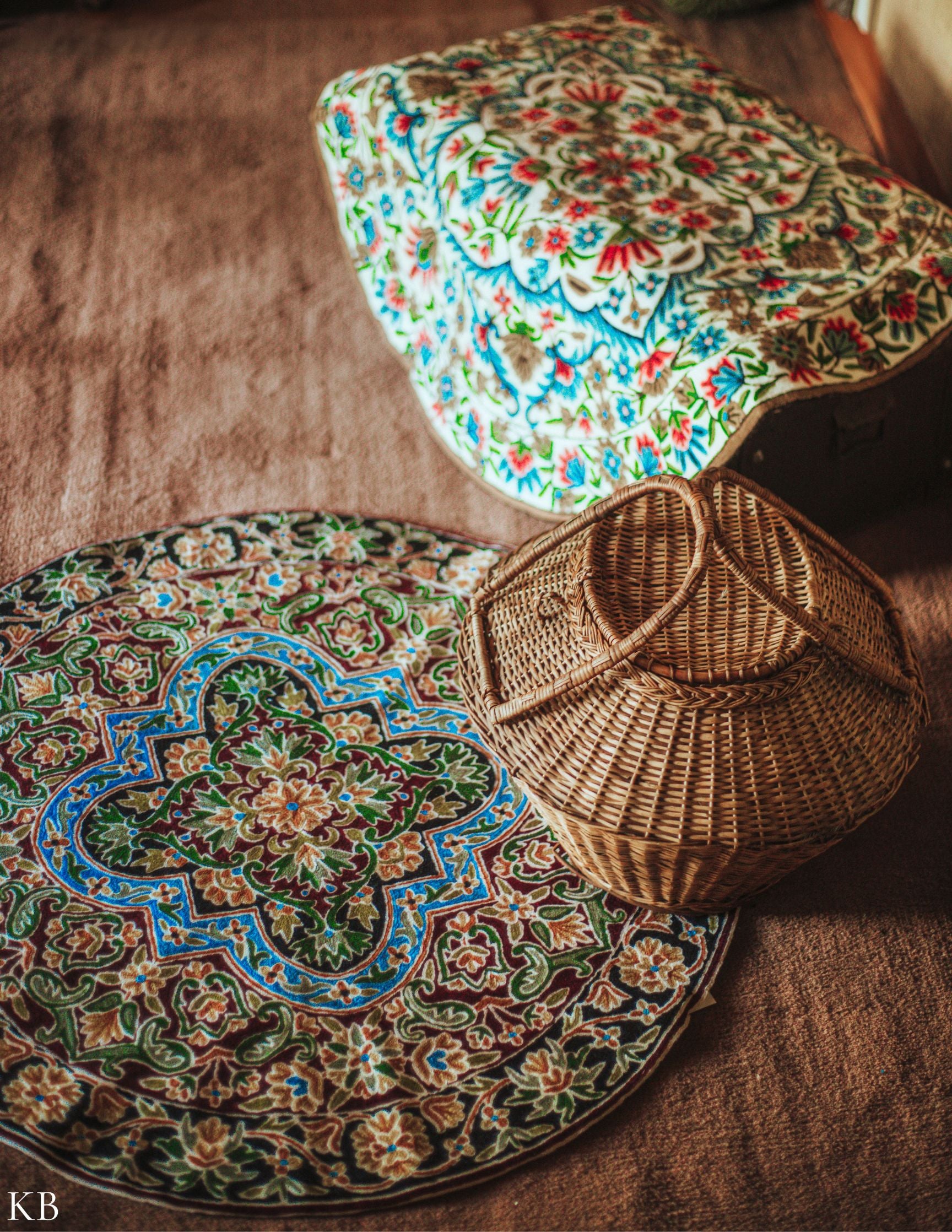 Diwan-e-Khas Mogul Kashmiri Circular Rug - Kashmir Box