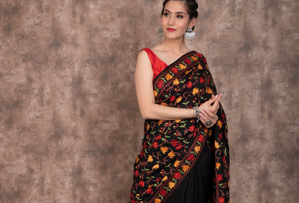10 Tips To Wear Sarees Most Fashionably in 2023