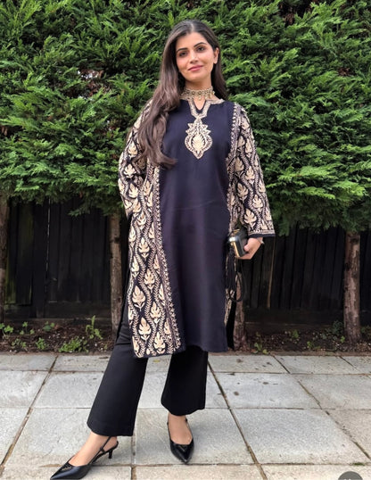 Kashmiri Light Brown Aari Embroidered Woollen Phiran – Black | Timeless Winter Wear