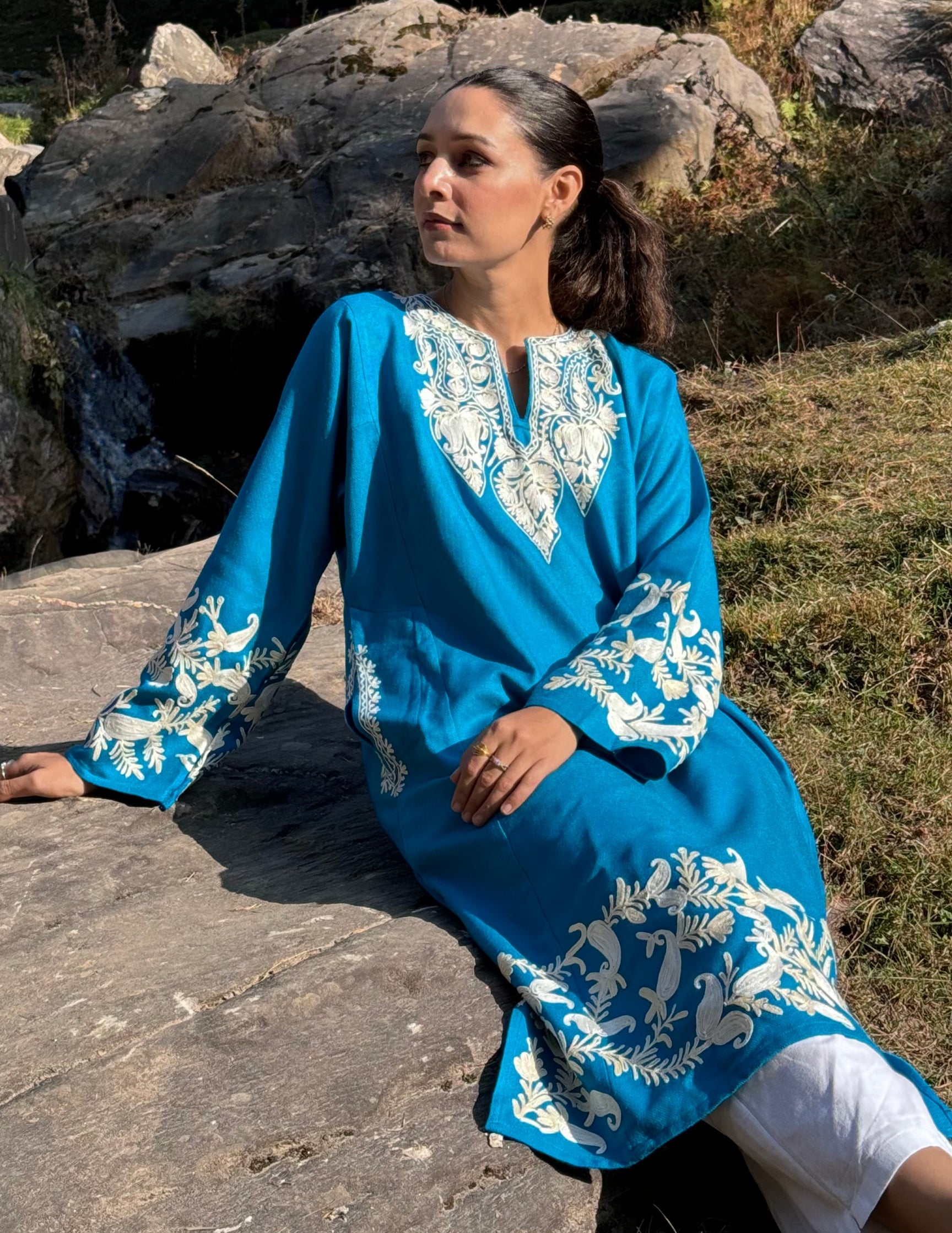 Rang-e-Khizan Turquoise Paisley Aari Phiran