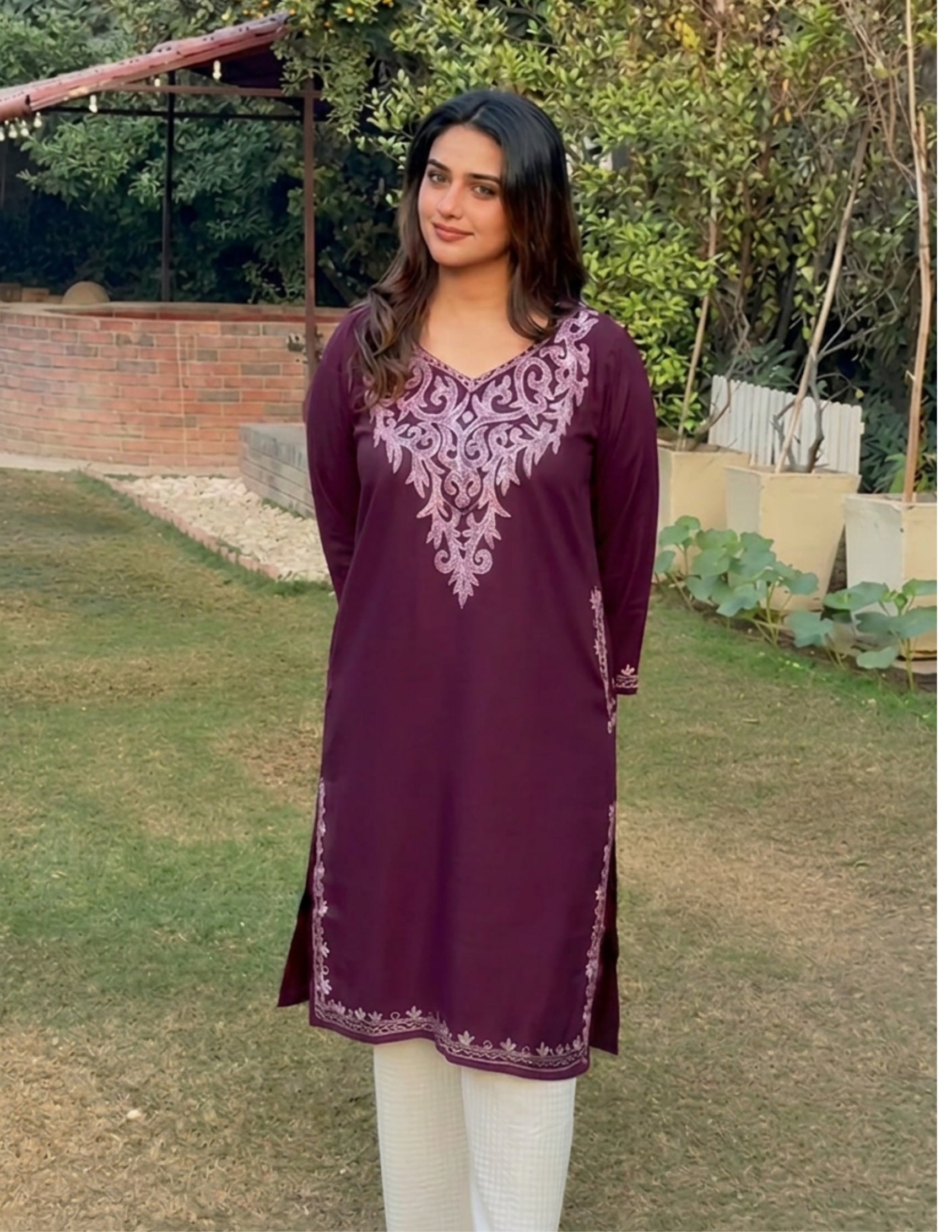 Kashmiri Light Purple Aari Embroidered Woollen Phiran – Wine | Timeless Winter Wear