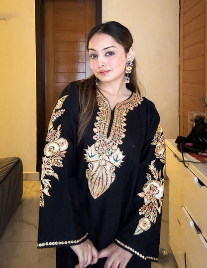 Kashmiri Golden Boti Tilla Embroidered Pure Woollen Phiran – Black | Handcrafted Heritage