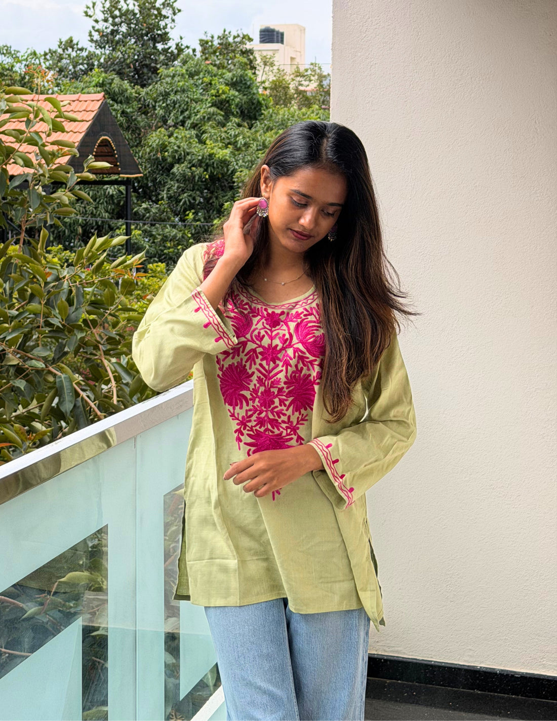 Light Green Kashmiri Aari Embroidered Rayon Kurta