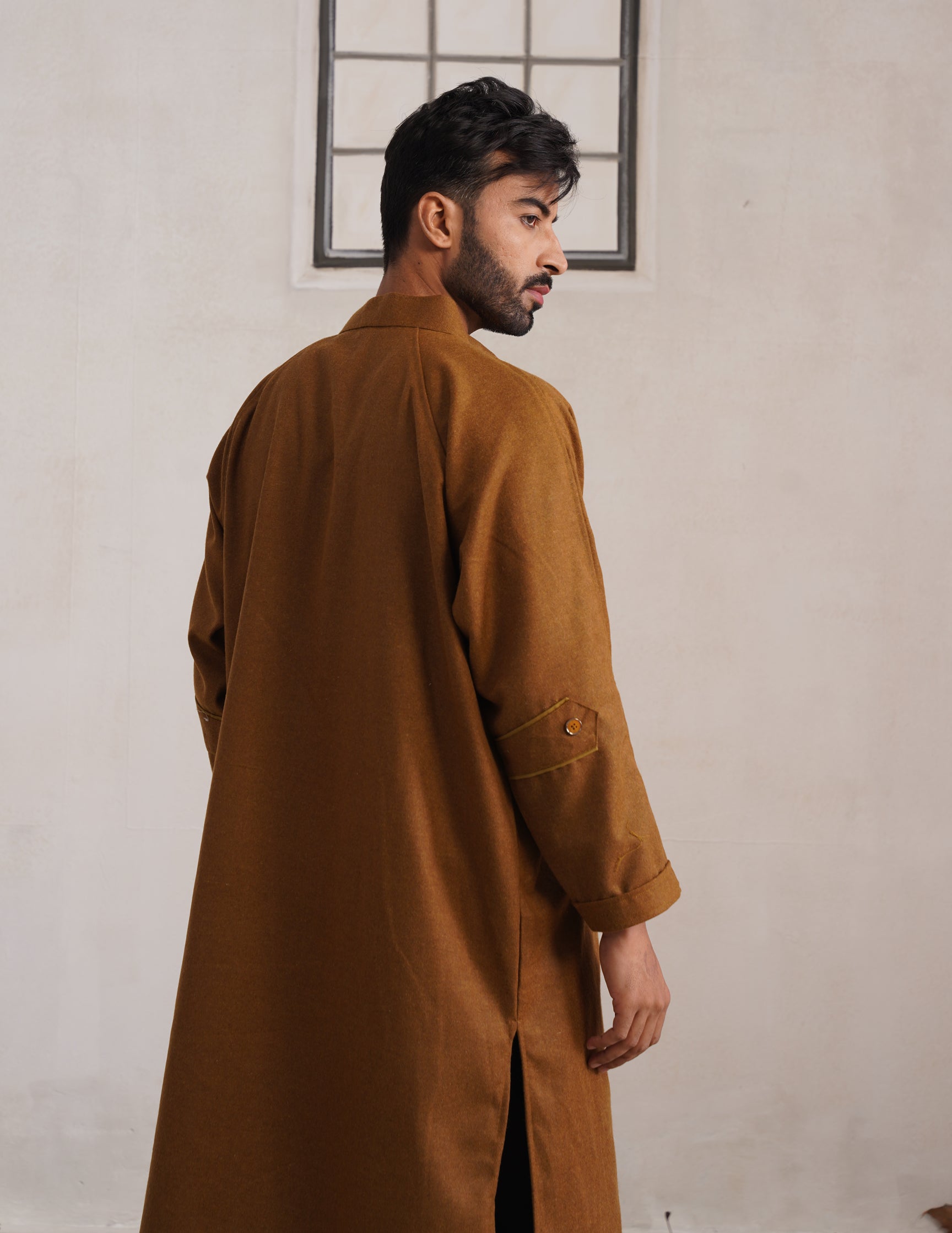 Brown Chinese Collar Long Coat-Style Men’s Phiran – Kashmiri Tweed Winter Pheran | HAIDER