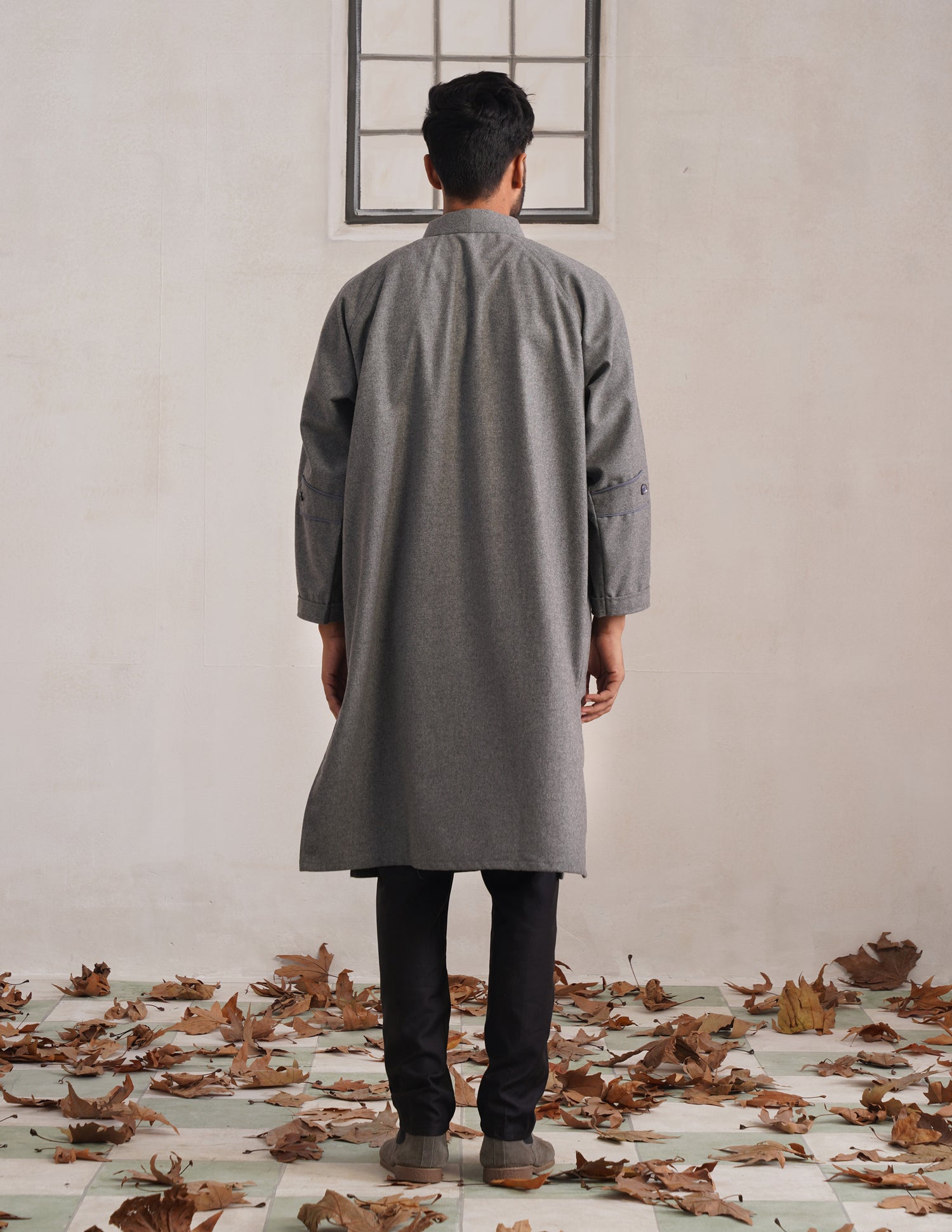 Grey Chinese Collar Long Coat-Style Men’s Phiran – Kashmiri Tweed Winter Pheran | HAIDER