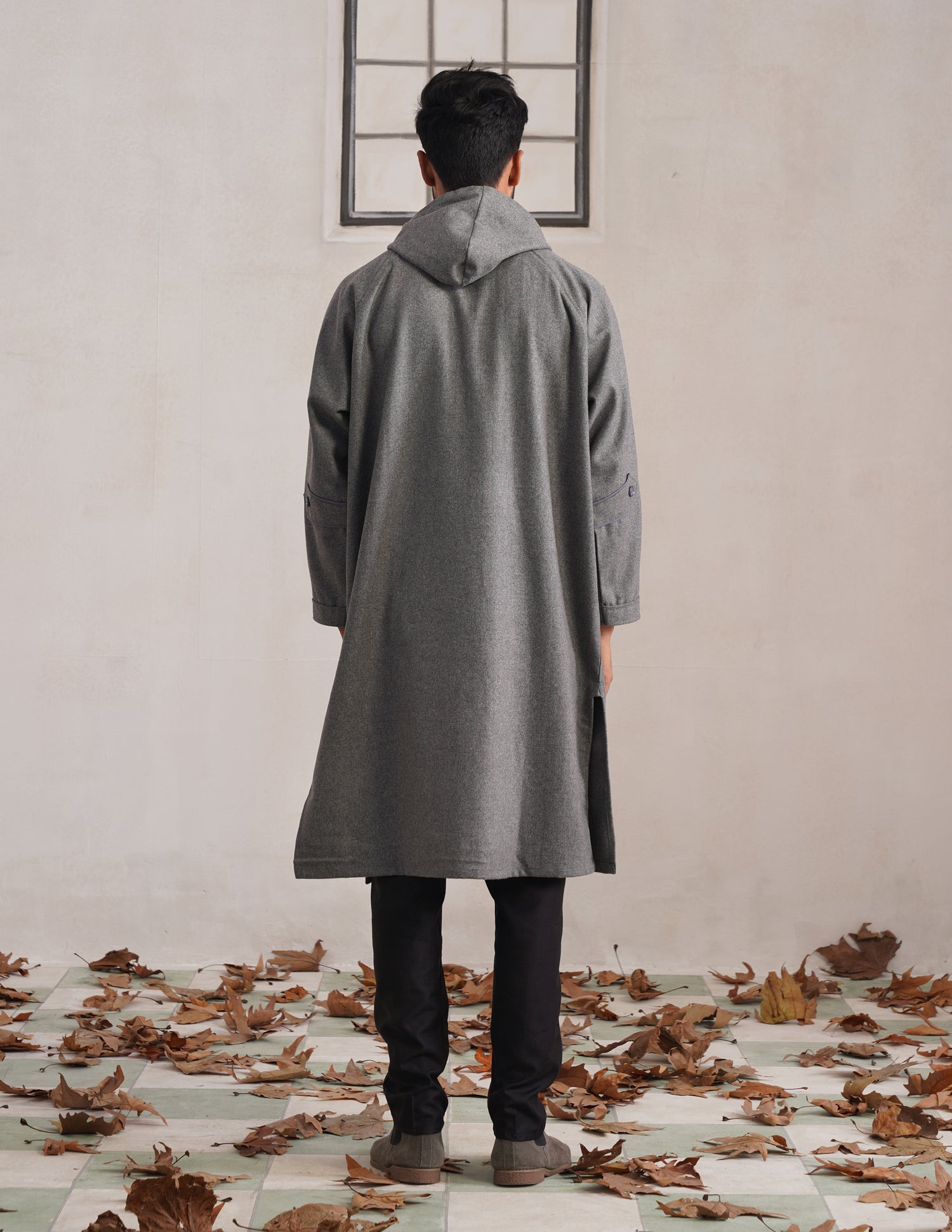 Grey Hooded Long Coat-Style Men’s Phiran – Kashmiri Tweed Winter Pheran | HAIDER