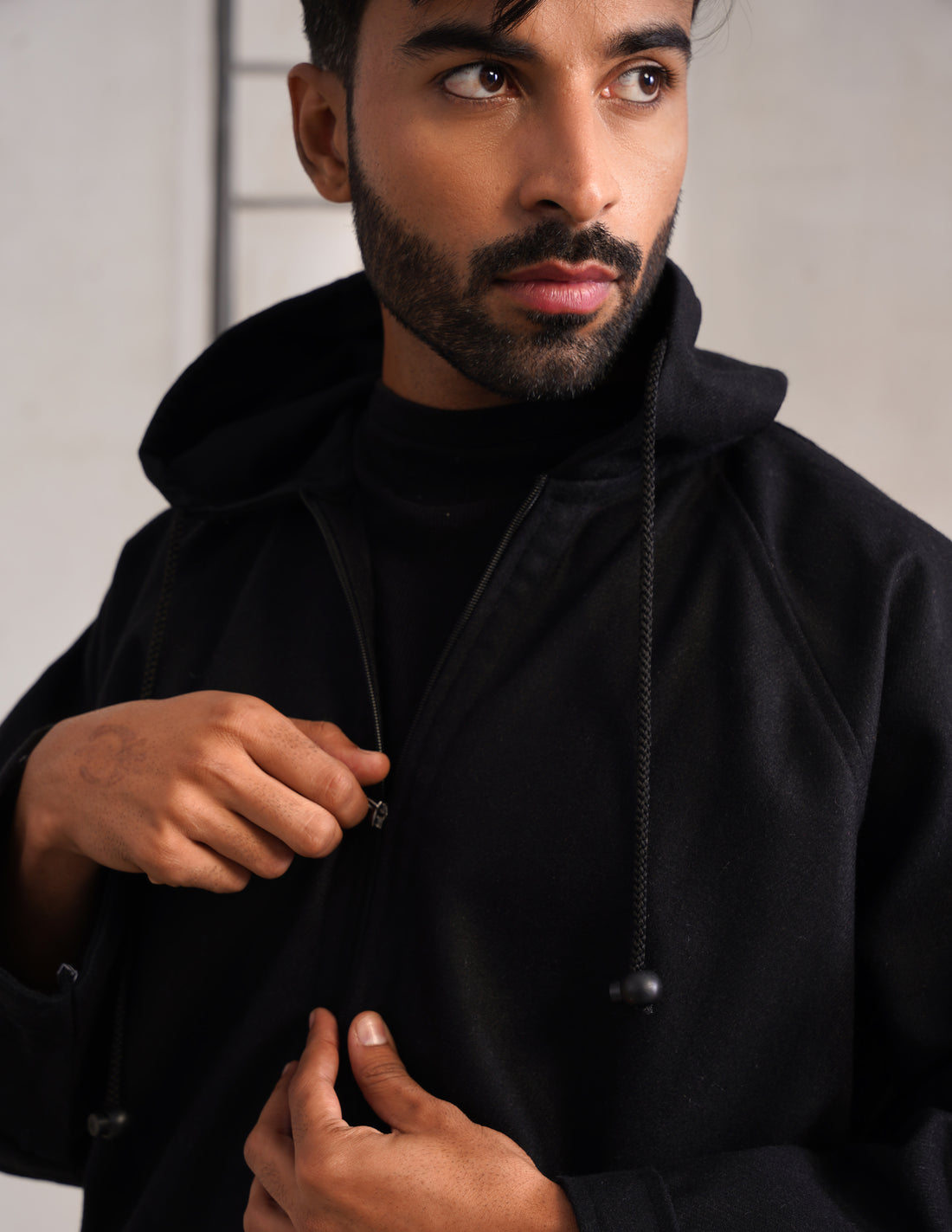 Black Hooded Long Coat-Style Men’s Phiran – Kashmiri Tweed Winter Pheran | HAIDER