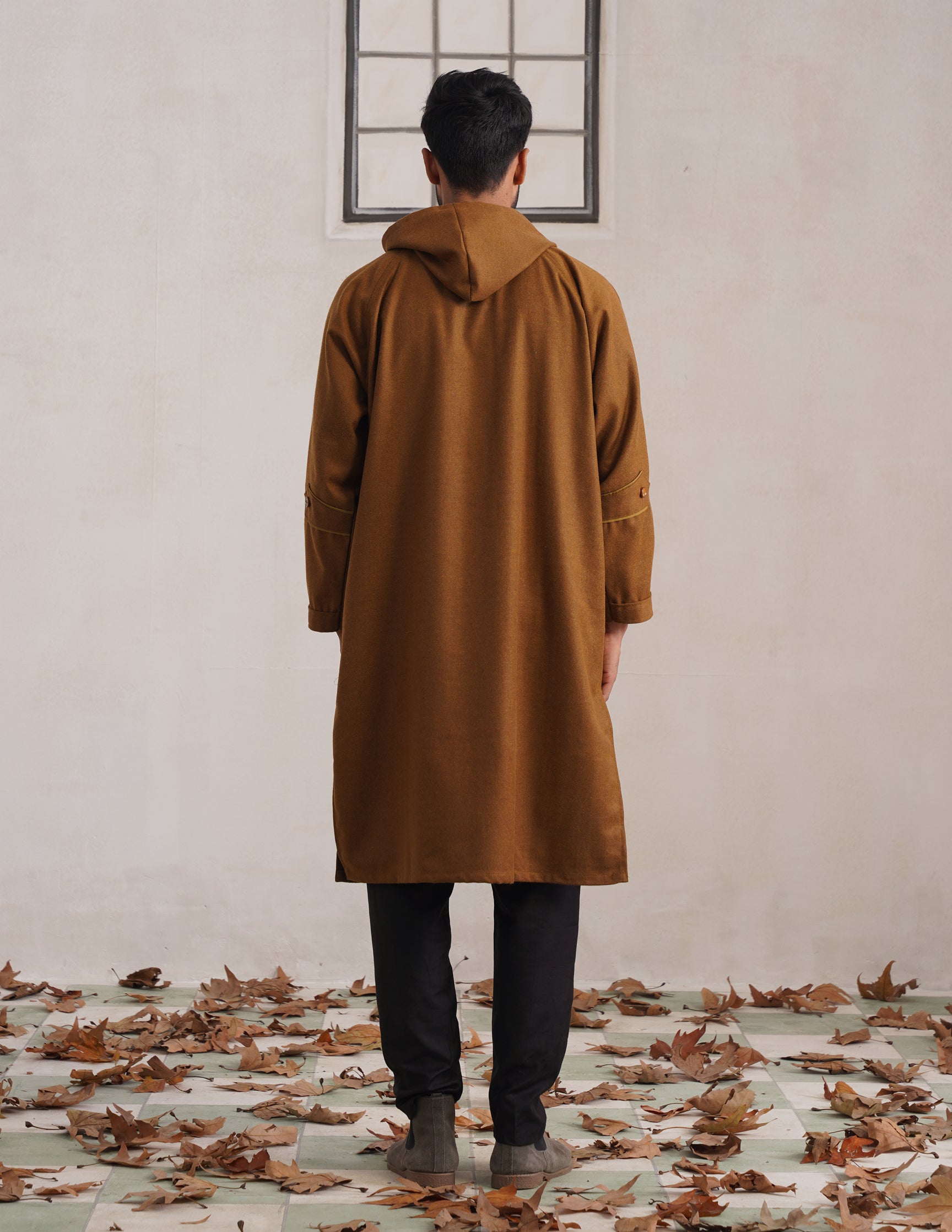 Brown Hooded Long Coat-Style Men’s Phiran – Kashmiri Tweed Winter Pheran | HAIDER