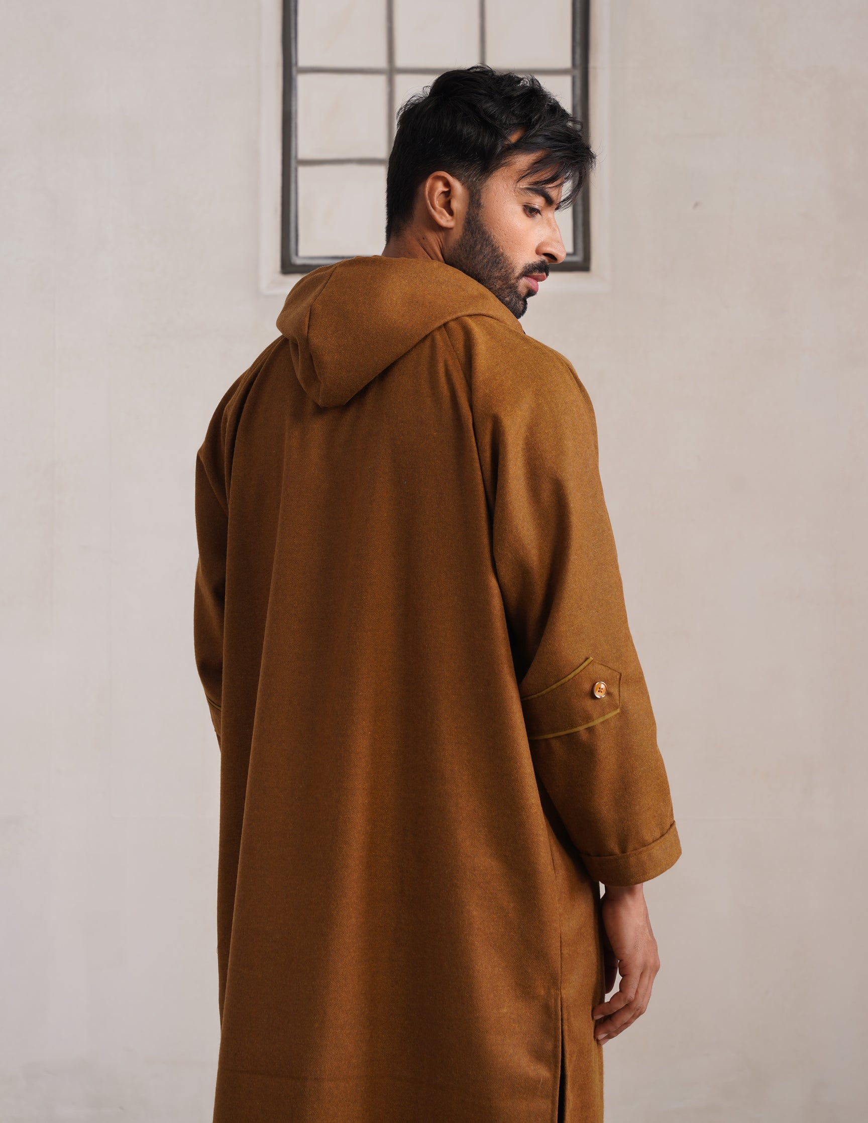 Brown Hooded Long Coat-Style Men’s Phiran – Kashmiri Tweed Winter Pheran | HAIDER