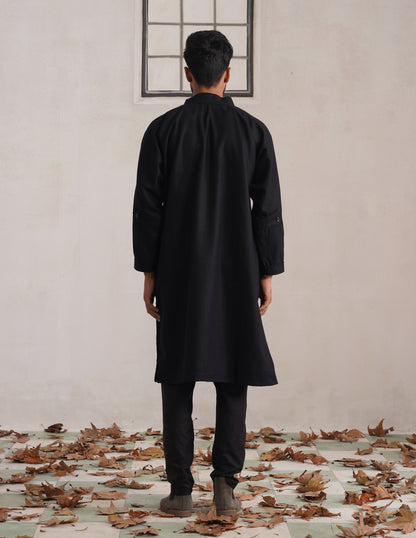 Black Chinese Collar Long Coat-Style Men’s Phiran – Kashmiri Tweed Winter Pheran | HAIDER