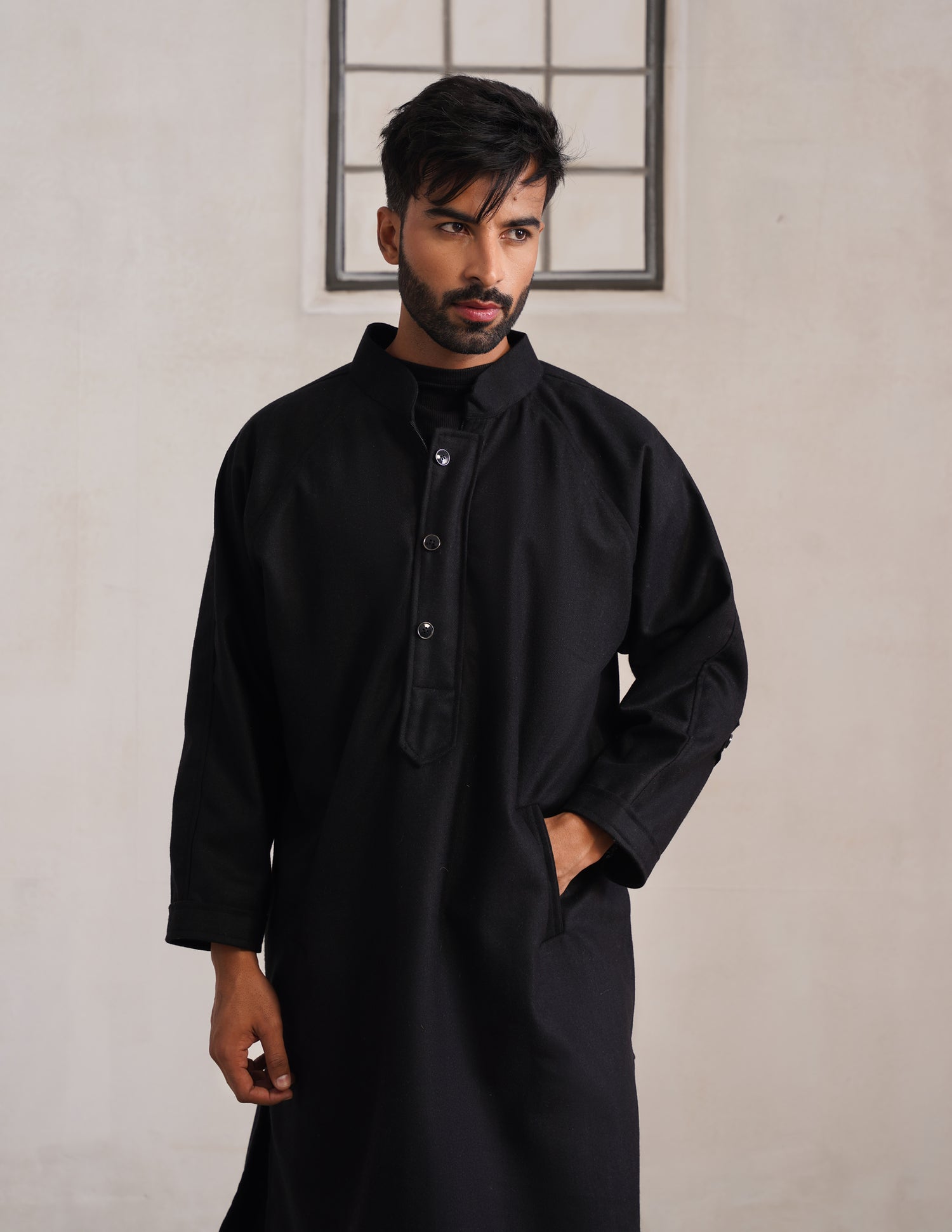 Black Chinese Collar Long Coat-Style Men’s Phiran – Kashmiri Tweed Winter Pheran | HAIDER