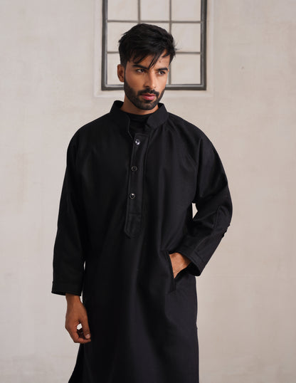 Black Chinese Collar Long Coat-Style Men’s Phiran – Kashmiri Tweed Winter Pheran | HAIDER