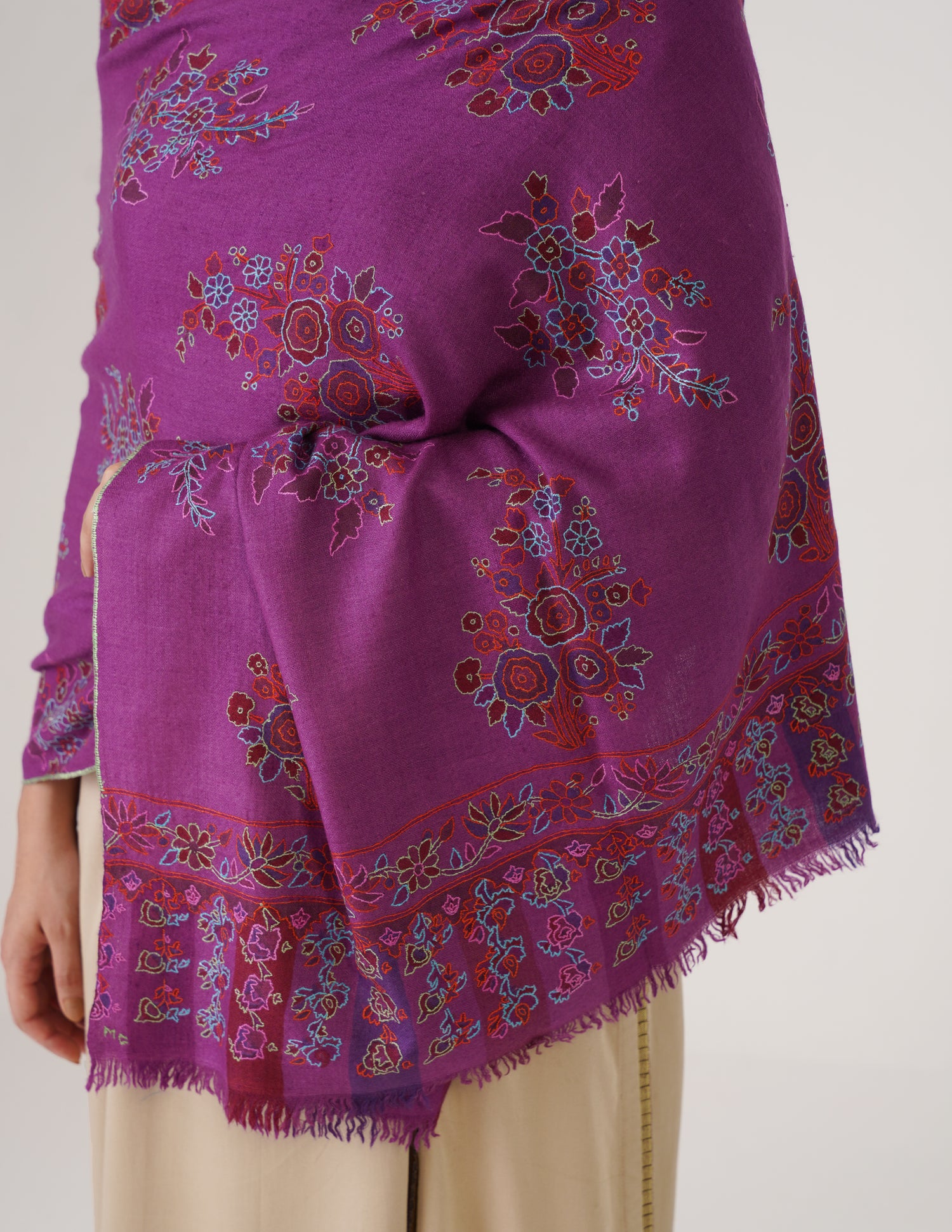Kashmiri Handwoven Pashmina Sozni Stole Outline Botidar – Grapewine | Handwoven Heritage | GI Certified - Kashmir Box