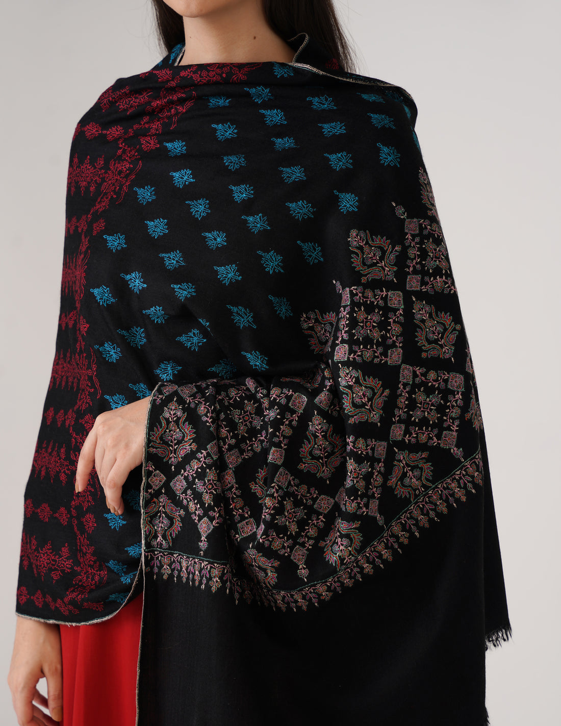Kashmiri Handwoven Pashmina Sozni Stole Modern Design – Black | Handwoven Heritage - Kashmir Box