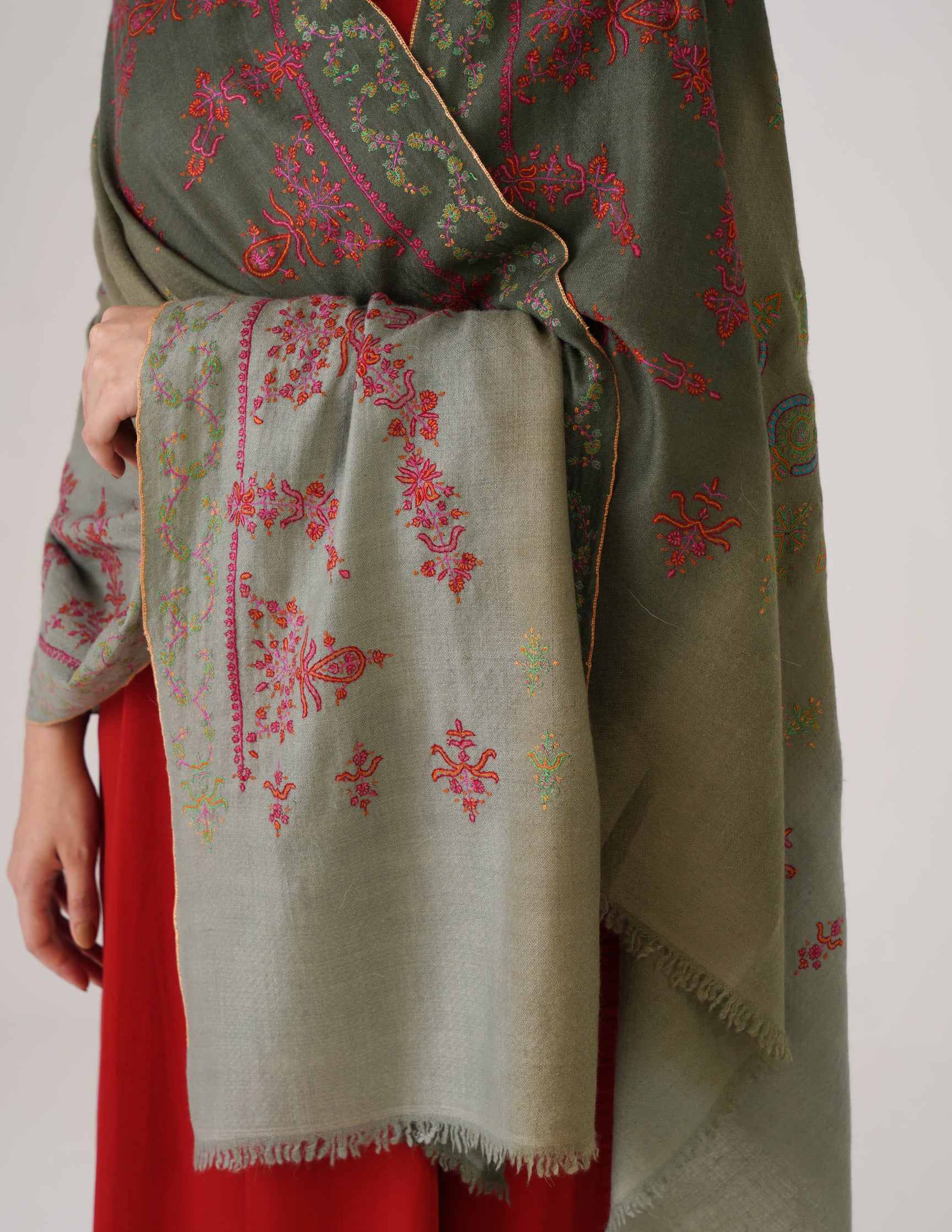 Kashmiri Handwoven Pashmina Sozni Stole Modern Design – Ombre Green | Handwoven Heritage - Kashmir Box