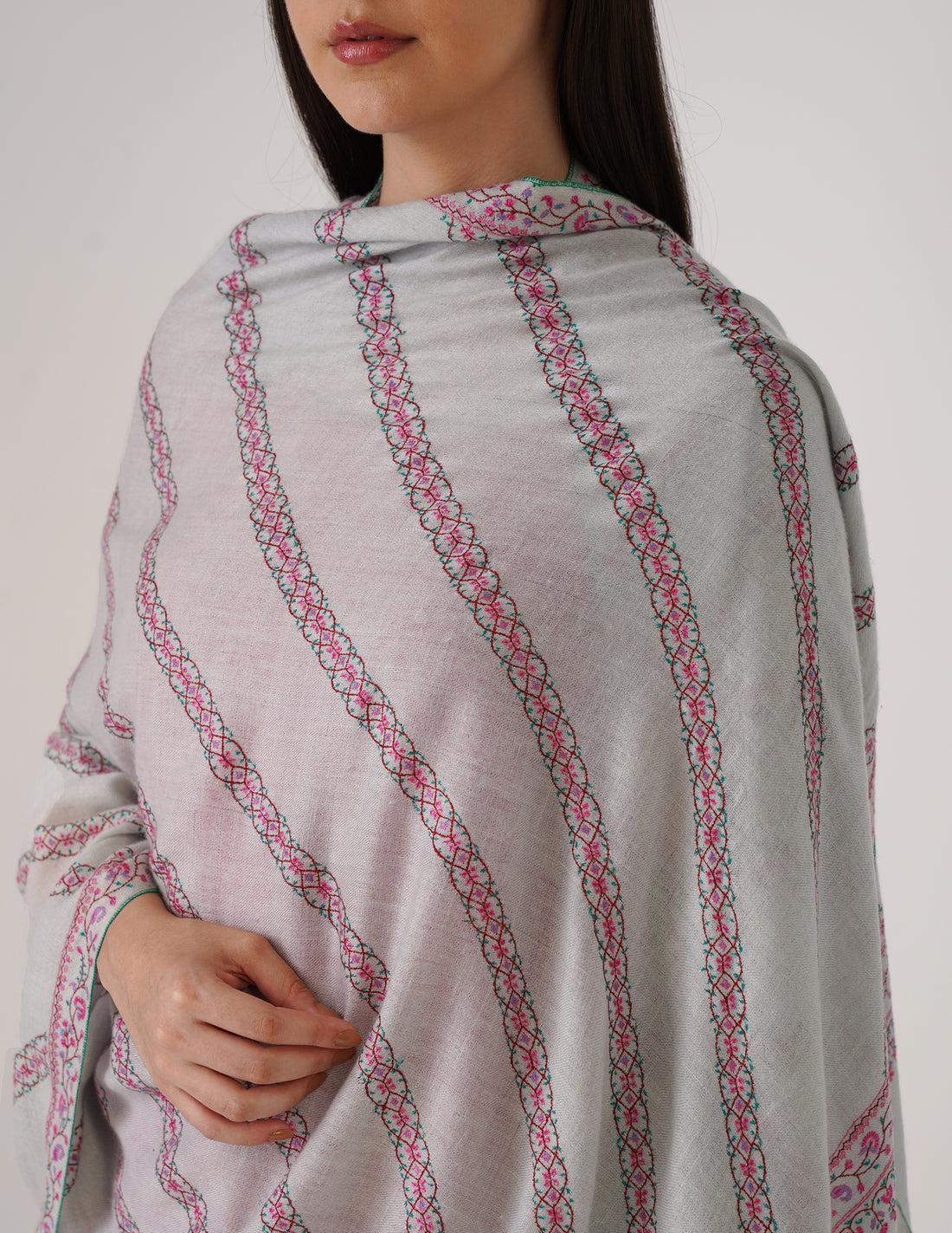 Kashmiri Handwoven Pashmina Sozni Shawl Khatiraas – Light Grey | Handwoven Heritage - Kashmir Box