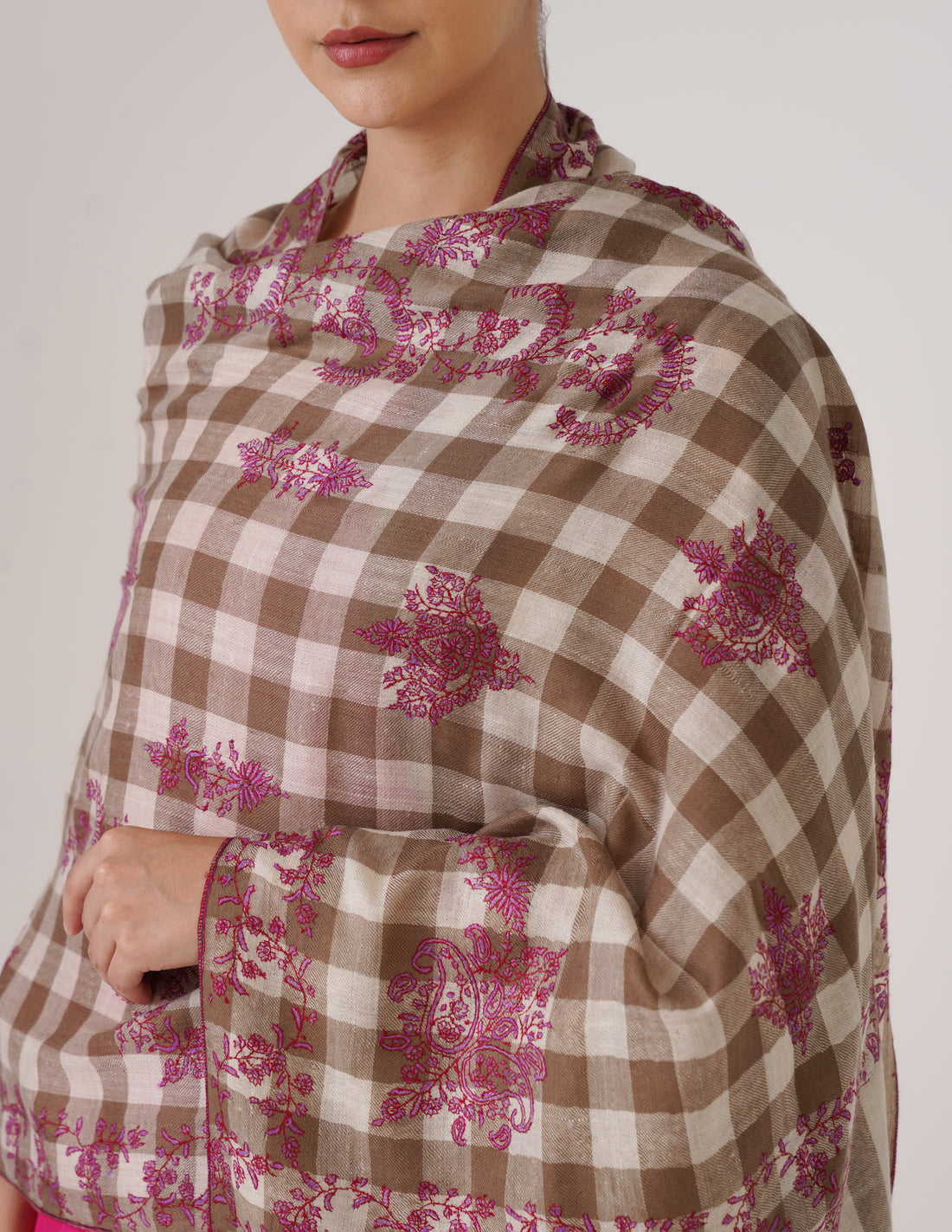 Kashmiri Handwoven Pashmina Sozni Stole Modern Check – Natural &amp; White | Handwoven Heritage - Kashmir Box