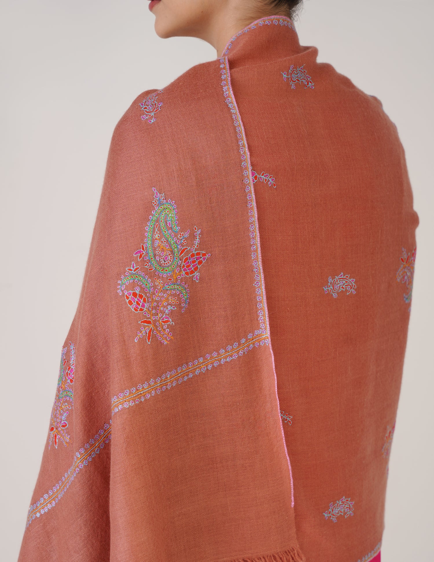 Kashmiri Handwoven Pashmina Sozni Stole Bootidar – Peach | Handwoven Heritage - Kashmir Box