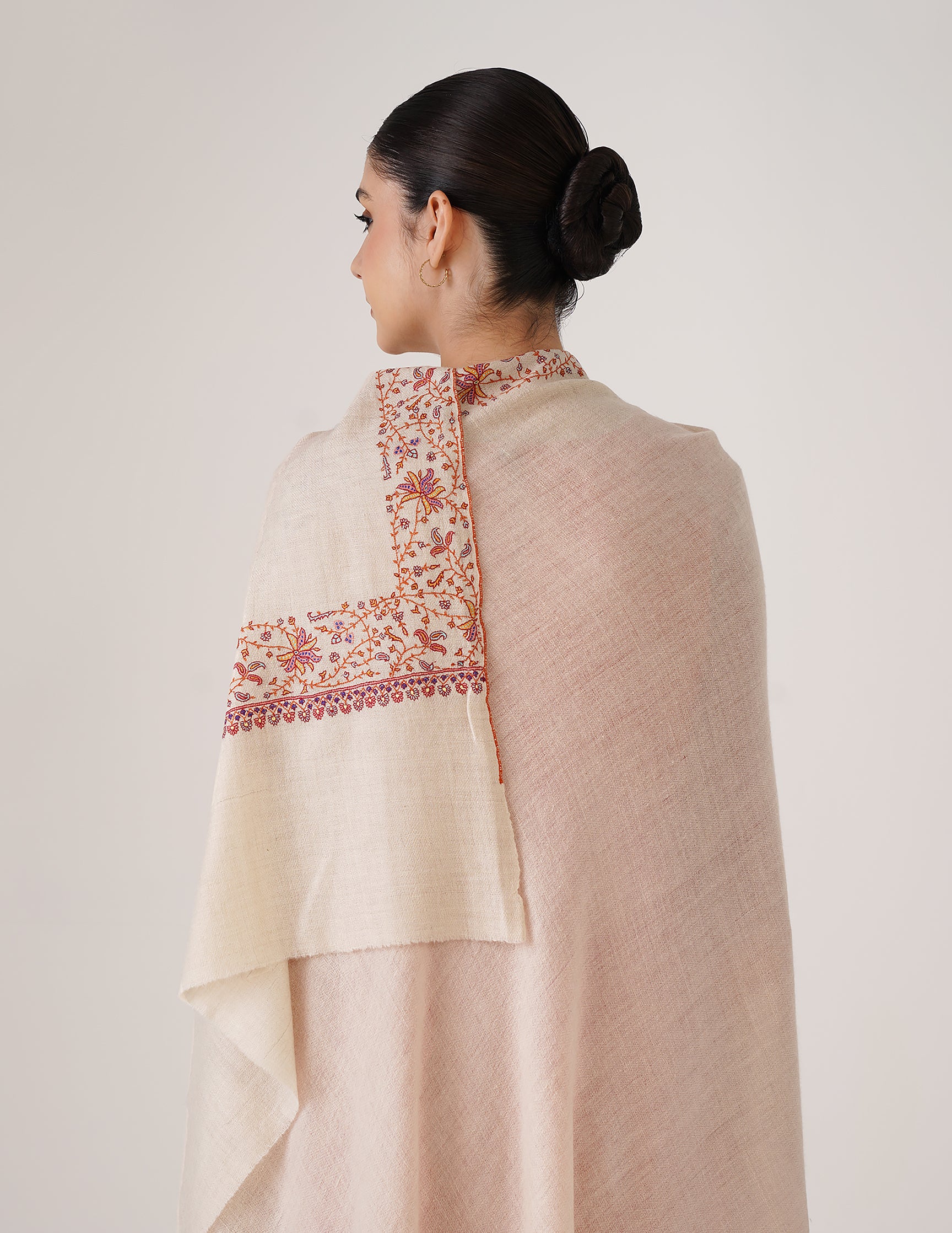 Kashmiri Handwoven Pashmina Sozni Shawl Doredaar – Off-White
