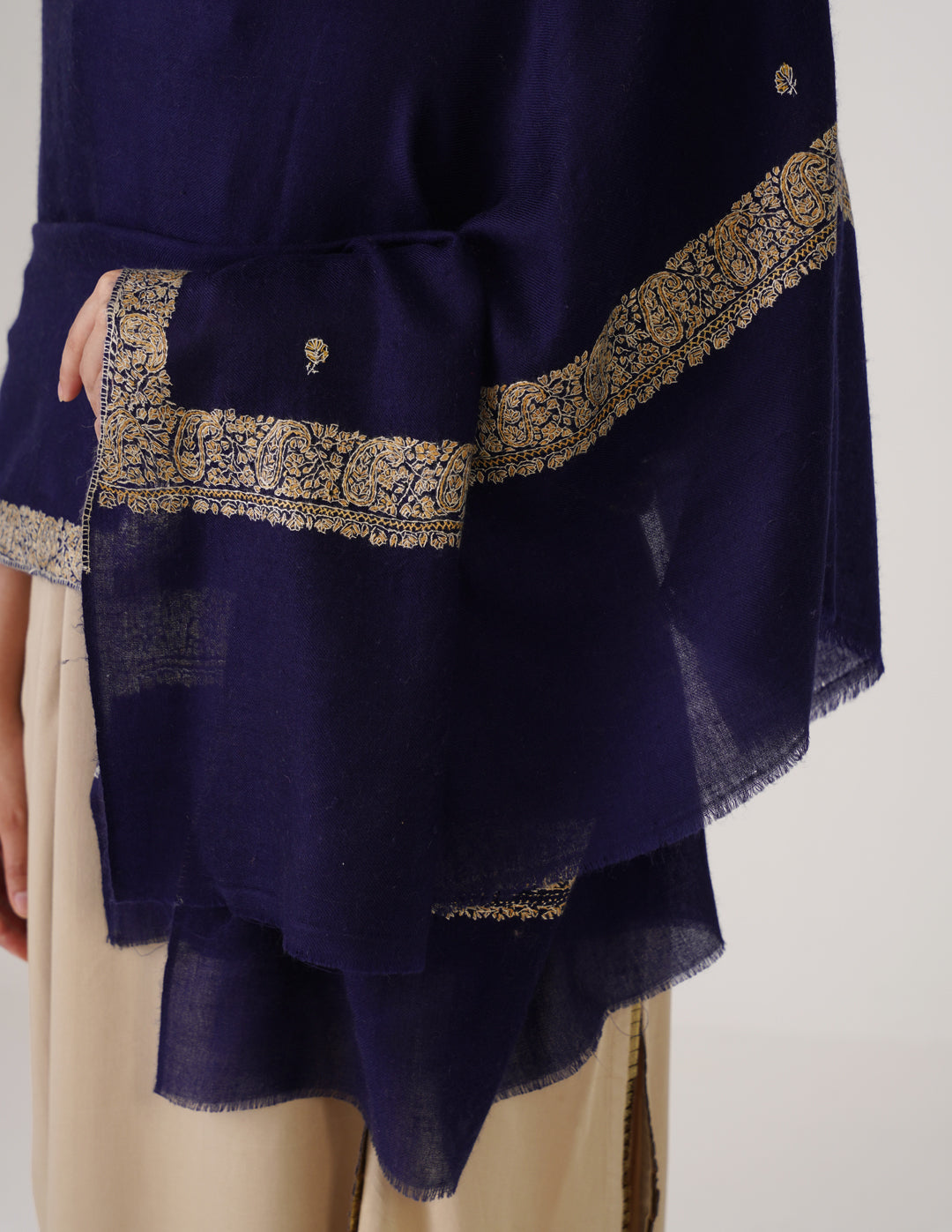 Kashmiri Handwoven Pashmina Sozni Shawl Doredaar – Navy Blue | Mehendi &amp; Grey Heritage - Kashmir Box