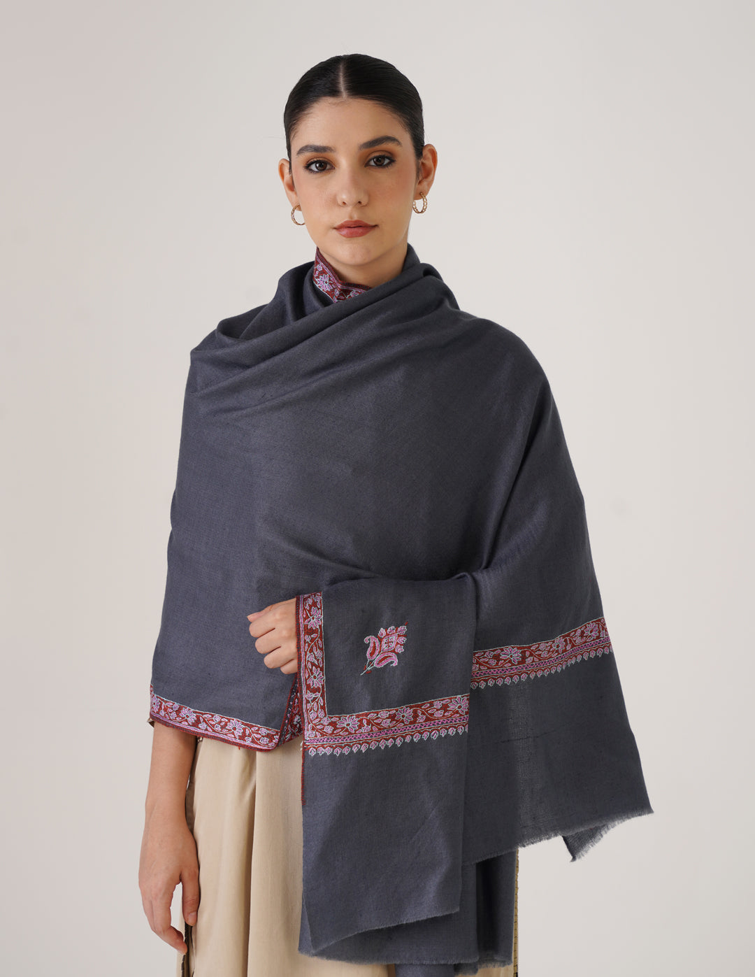 Kashmiri Handwoven Pashmina Sozni Stole Hashidaar – Grey | Multicolour Heritage - Kashmir Box