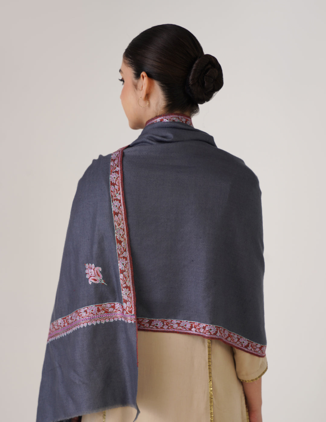 Kashmiri Handwoven Pashmina Sozni Stole Hashidaar – Grey | Multicolour Heritage - Kashmir Box