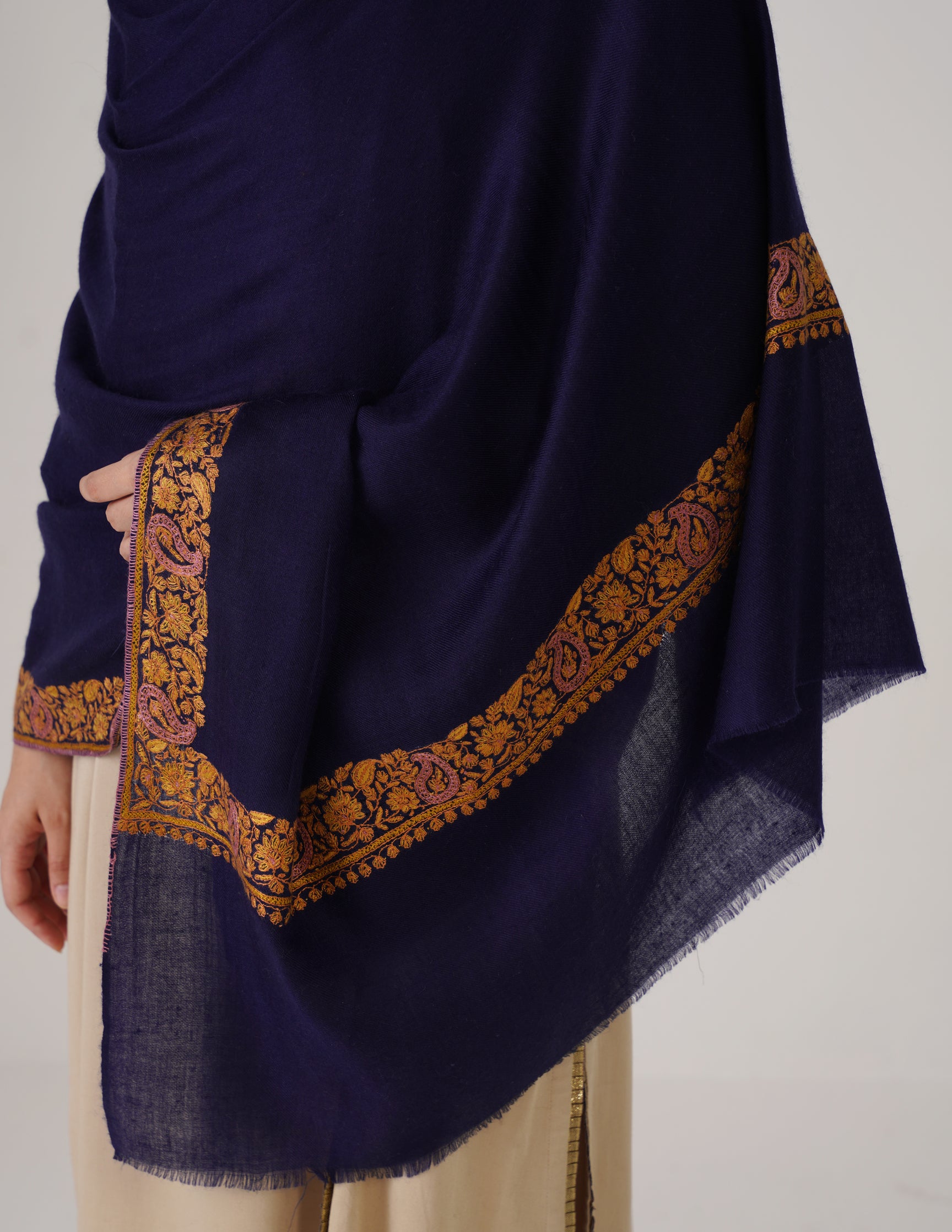 Kashmiri Handwoven Pashmina Sozni Shawl Doredaar – Navy Blue | Multicolour Heritage - Kashmir Box