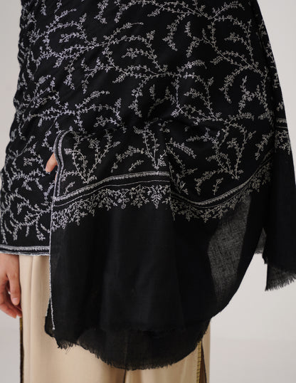 Kashmiri Handwoven Pashmina Sozni Shawl Jaalidar – Black | White Sozni Heritage - Kashmir Box