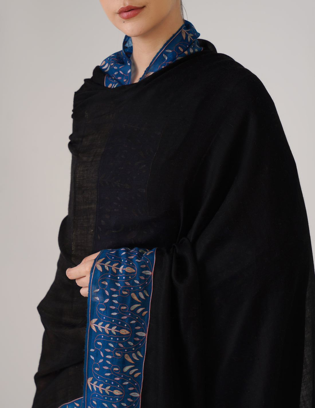 Kashmiri Handwoven Pashmina Sozni Shawl Modern Design – Black | Multicolour Heritage - Kashmir Box