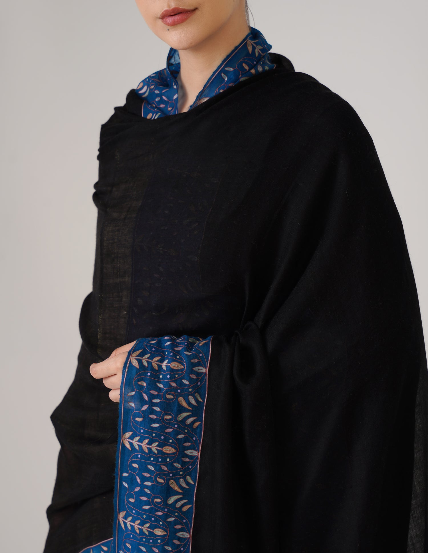Kashmiri Handwoven Pashmina Sozni Shawl Modern Design – Black | Multicolour Heritage - Kashmir Box