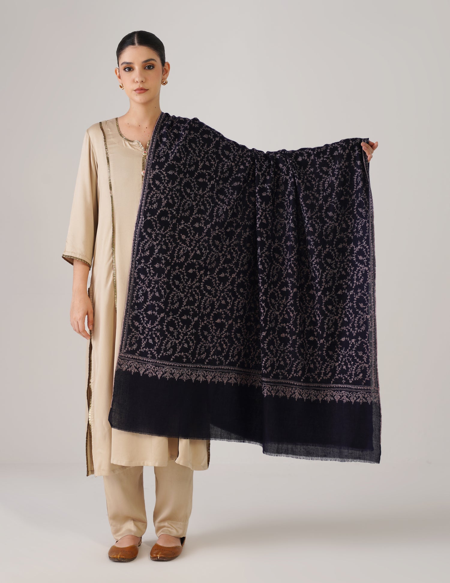 Kashmiri Handwoven Pashmina Sozni Shawl Jaalidar – Navy Blue | Light Purple Heritage - Kashmir Box