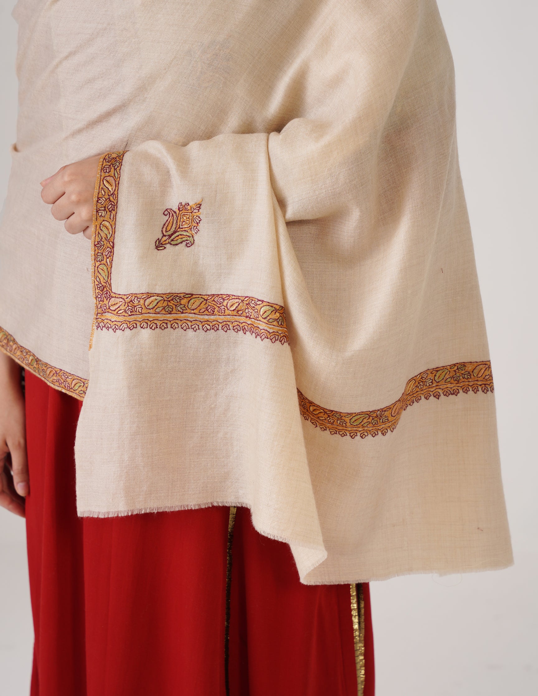 Kashmiri Handwoven Pashmina Sozni Stole Hashidaar – Off White | Multicolour Heritage - Kashmir Box