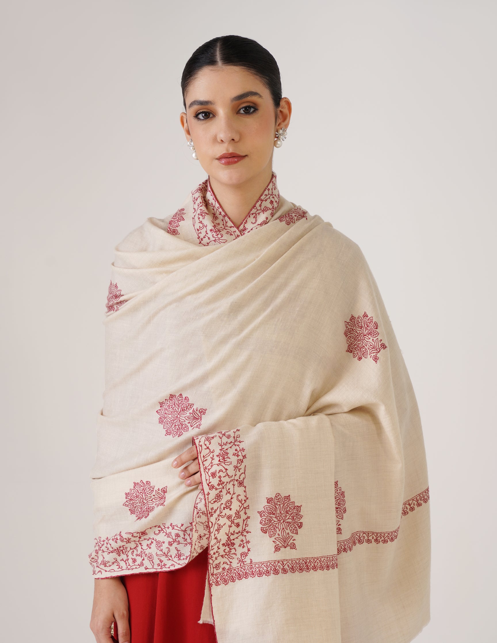 Kashmiri Handwoven Pashmina Sozni Shawl Bootidar – Off White | Maroon Heritage - Kashmir Box