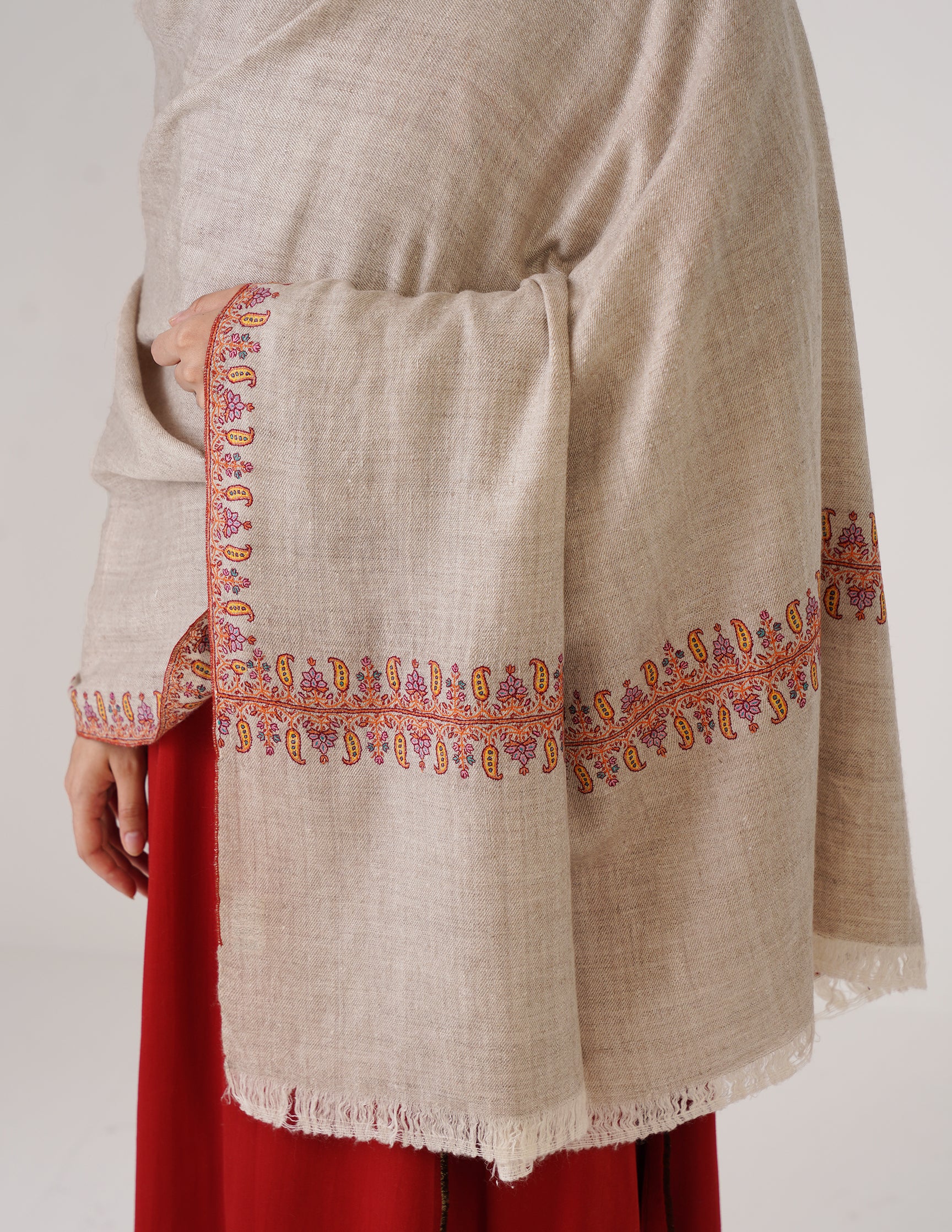 Kashmiri Handwoven Pashmina Sozni Doredaar Shawl – Natural White