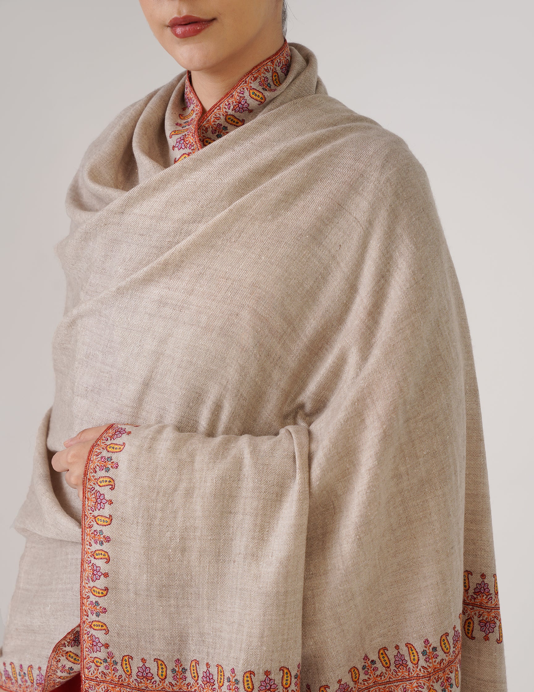 Kashmiri Handwoven Pashmina Sozni Doredaar Shawl – Natural White