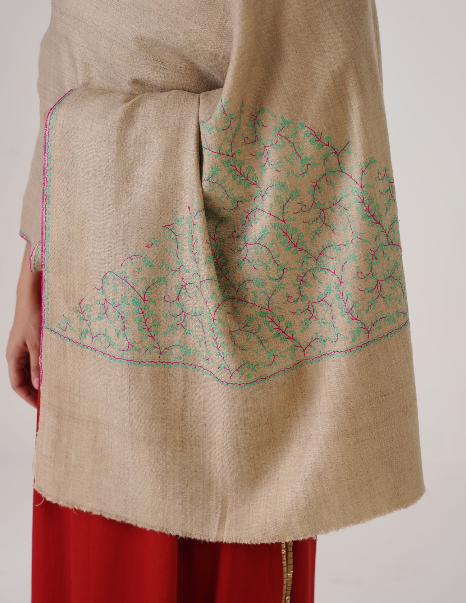 Kashmiri Handwoven Pashmina Sozni Stole Paldaar – Natural | Handwoven Heritage - Kashmir Box