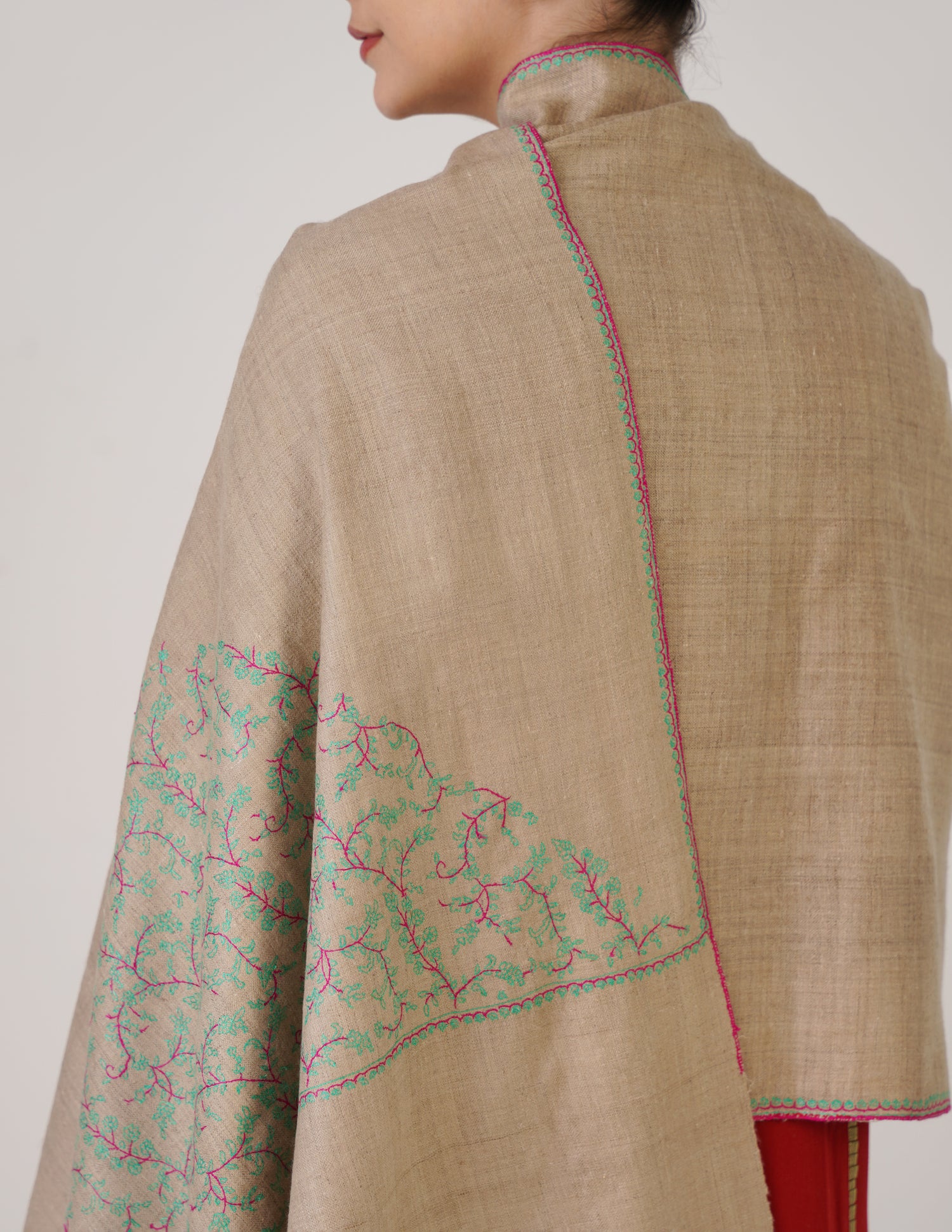 Kashmiri Handwoven Pashmina Sozni Stole Paldaar – Natural | Handwoven Heritage - Kashmir Box