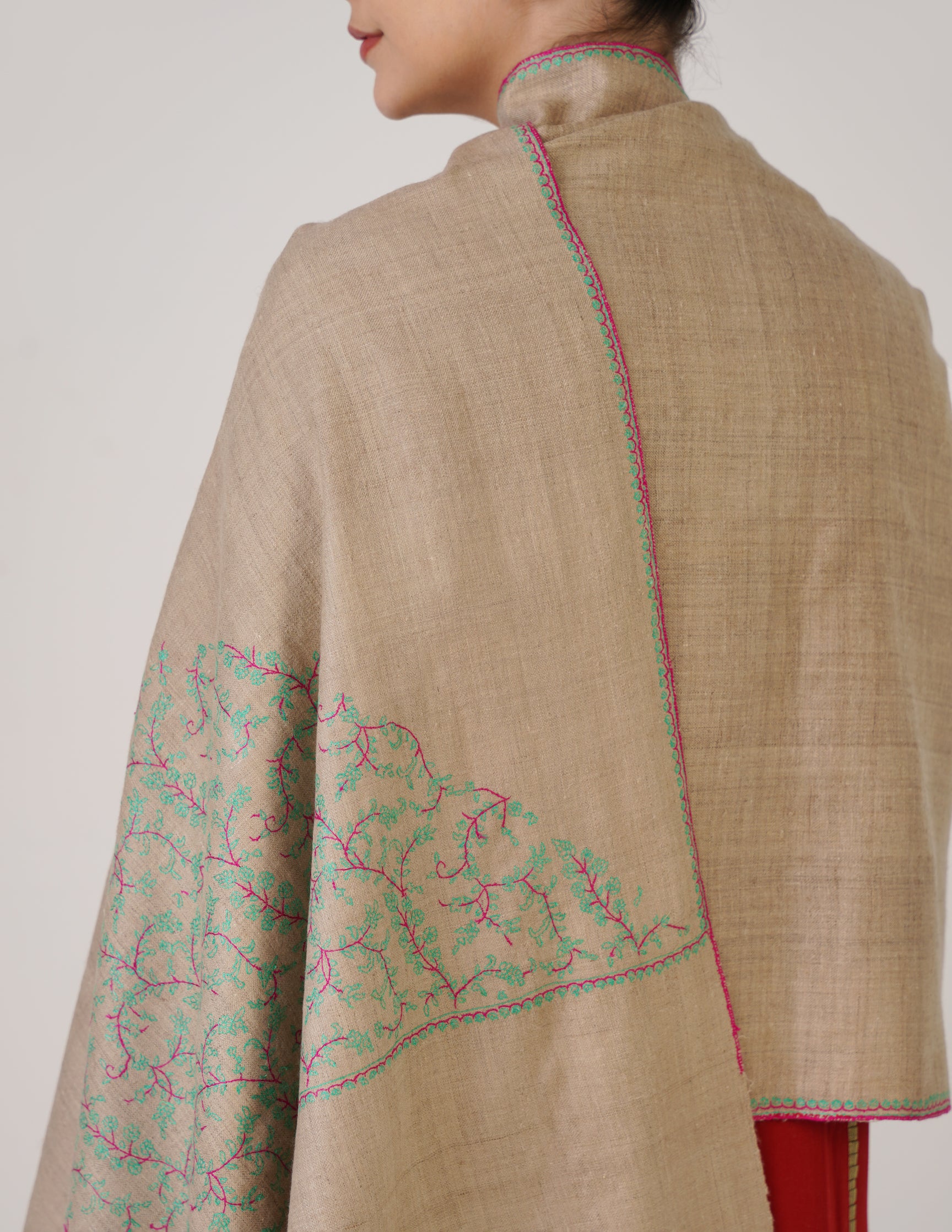 Kashmiri Handwoven Pashmina Sozni Stole Paldaar – Natural | Handwoven Heritage - Kashmir Box