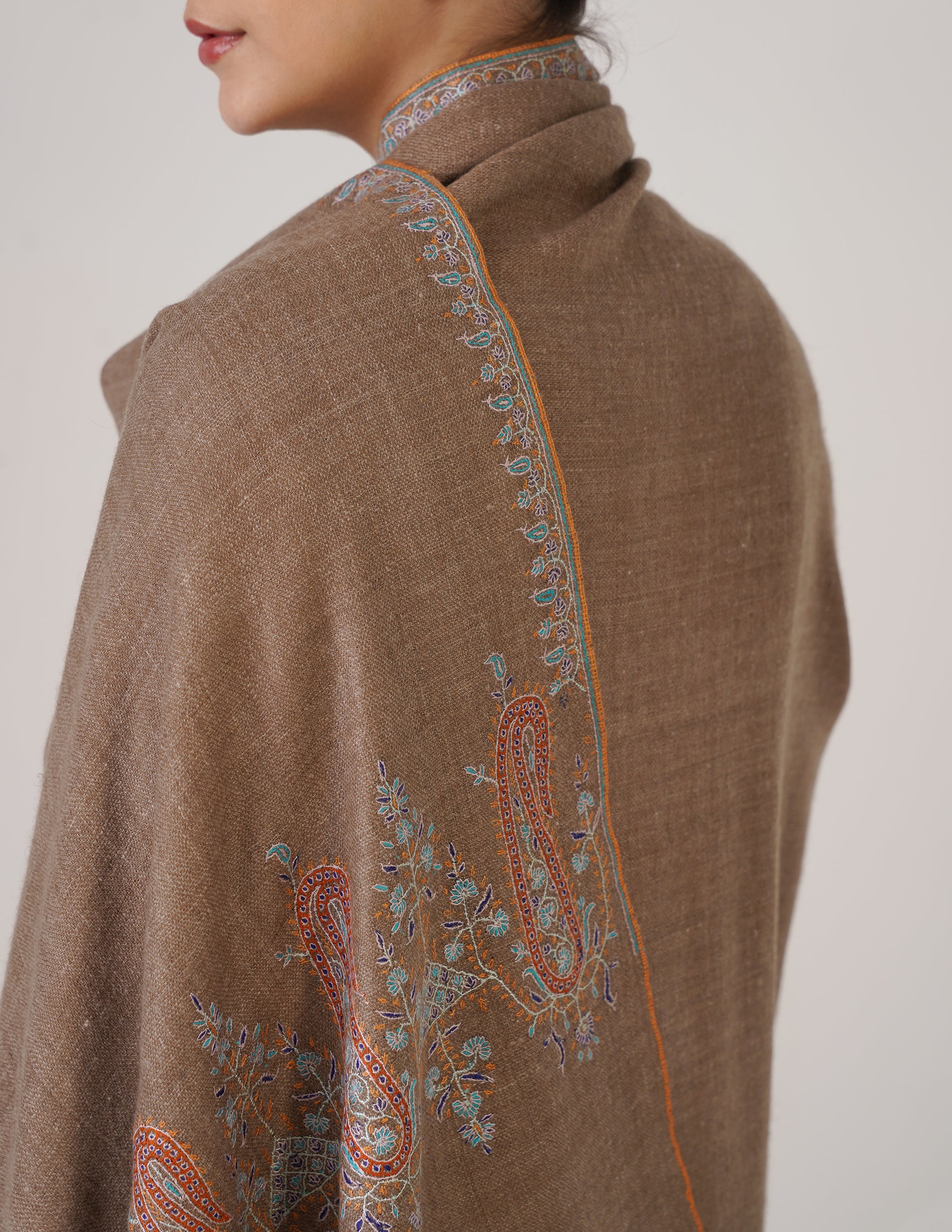 Kashmiri Handwoven Pashmina Sozni Shawl Paldaar – Natural