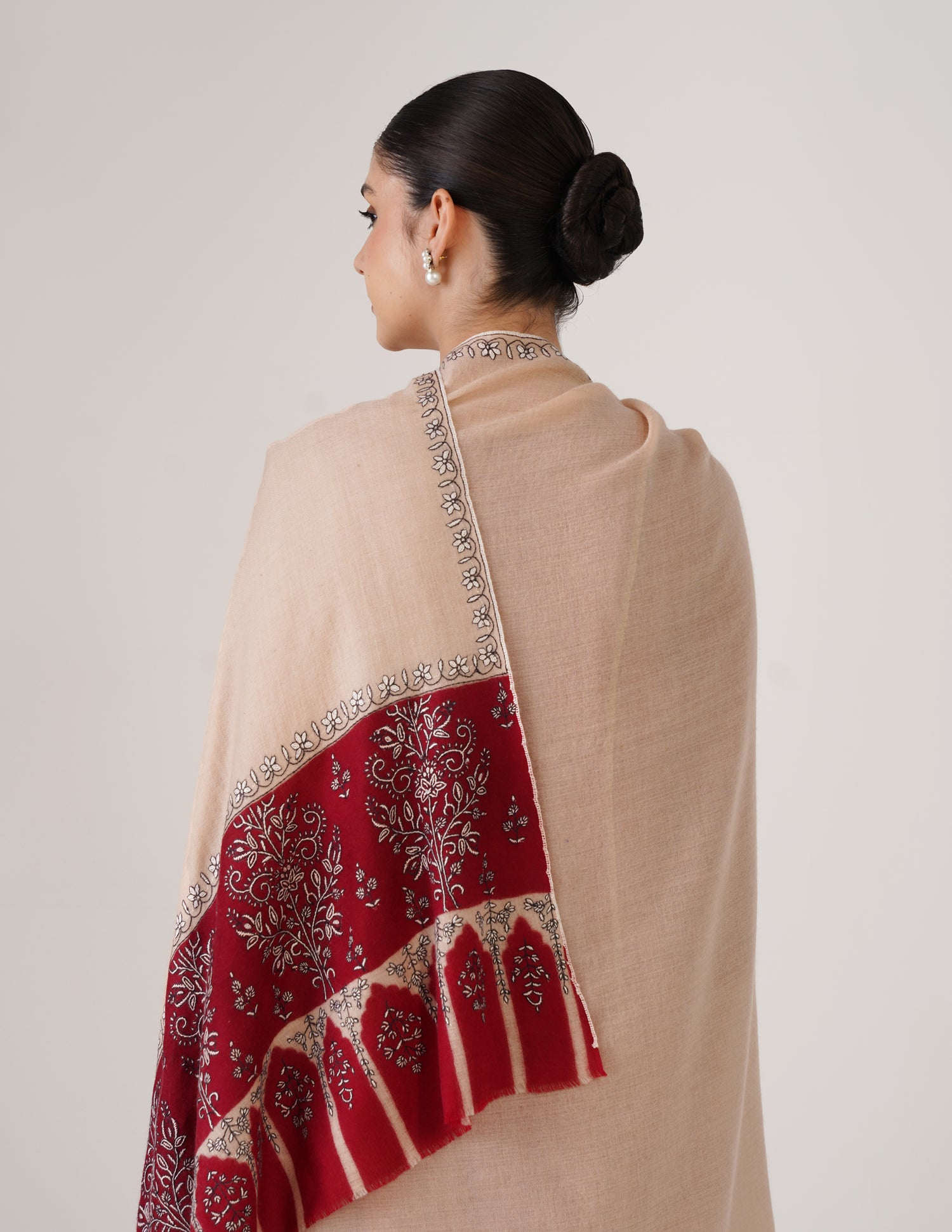 Kashmiri Handwoven Pashmina Sozni Shawl Modern Design – Almond | White &amp; Black Heritage - Kashmir Box