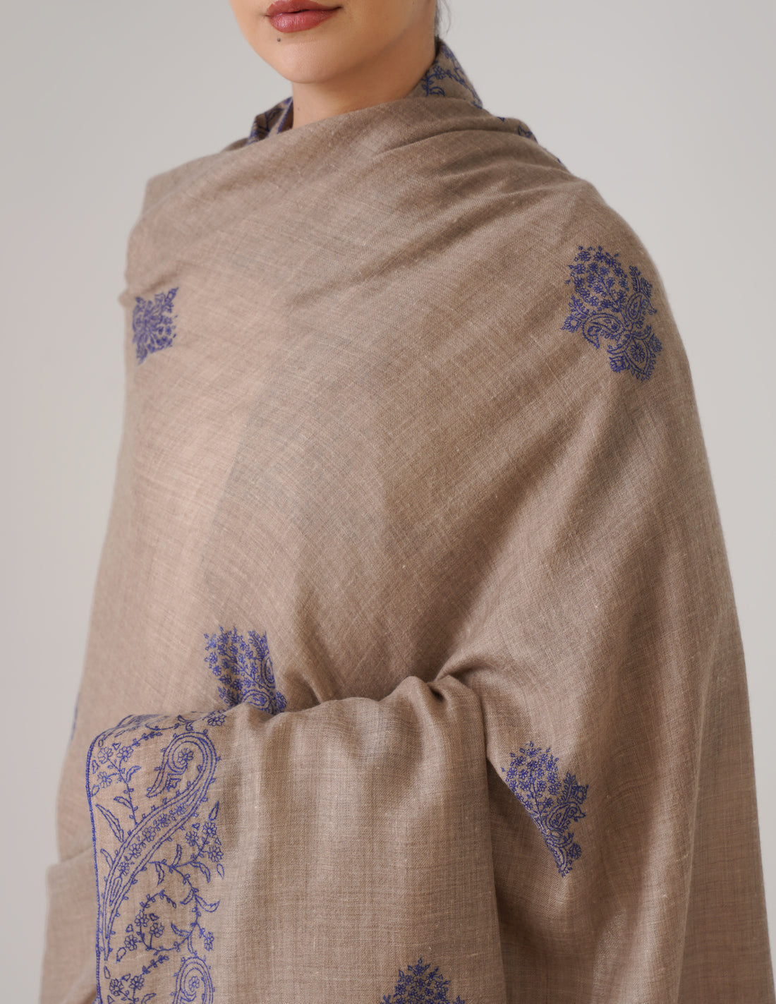 Kashmiri Handwoven Pashmina Sozni Shawl Bootidar – Natural | Blue Heritage - Kashmir Box