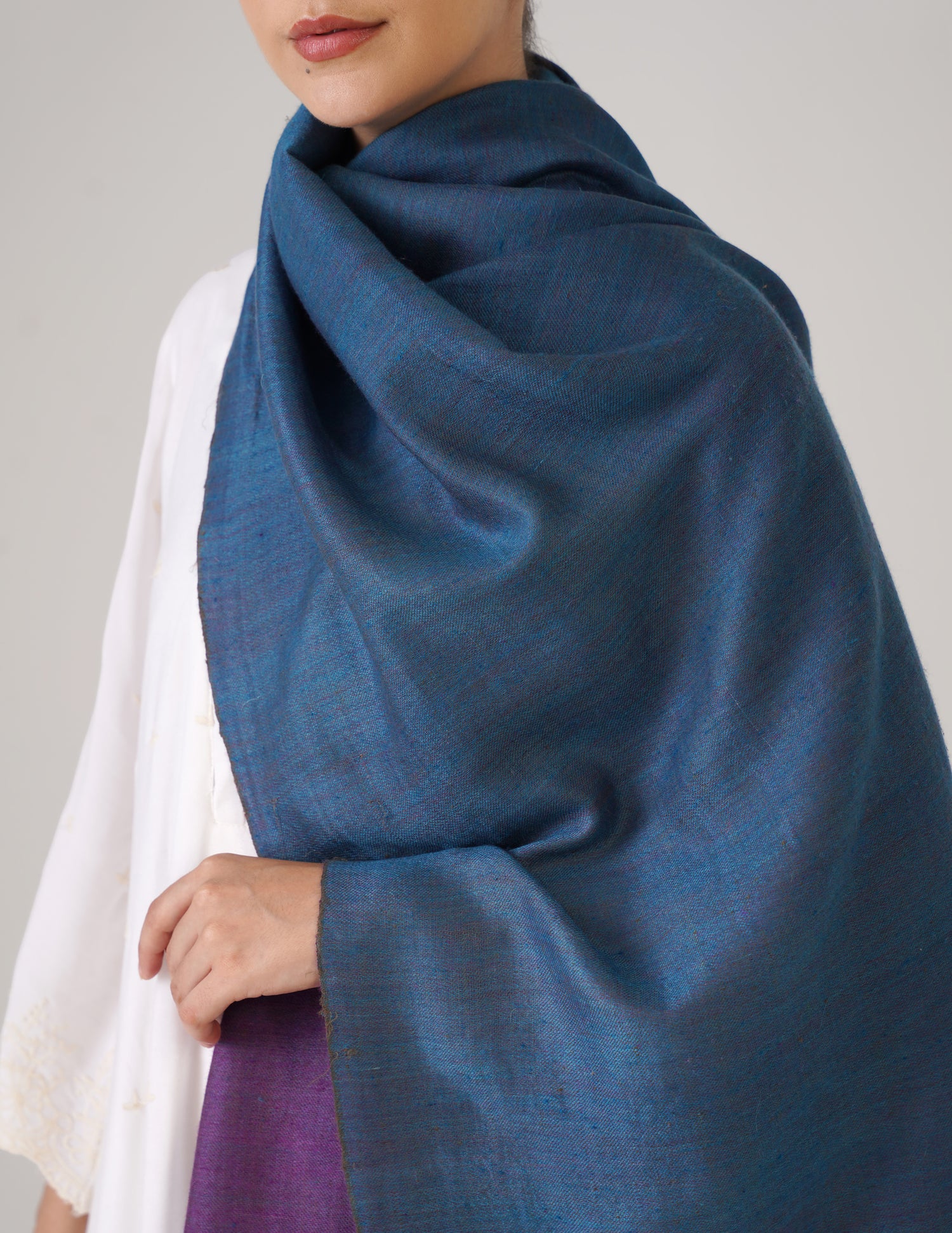 Kashmiri Handwoven Pashmina Reversible Stole – Chinese Violet &amp; Dark Dutch Blue | Handwoven Heritage - Kashmir Box