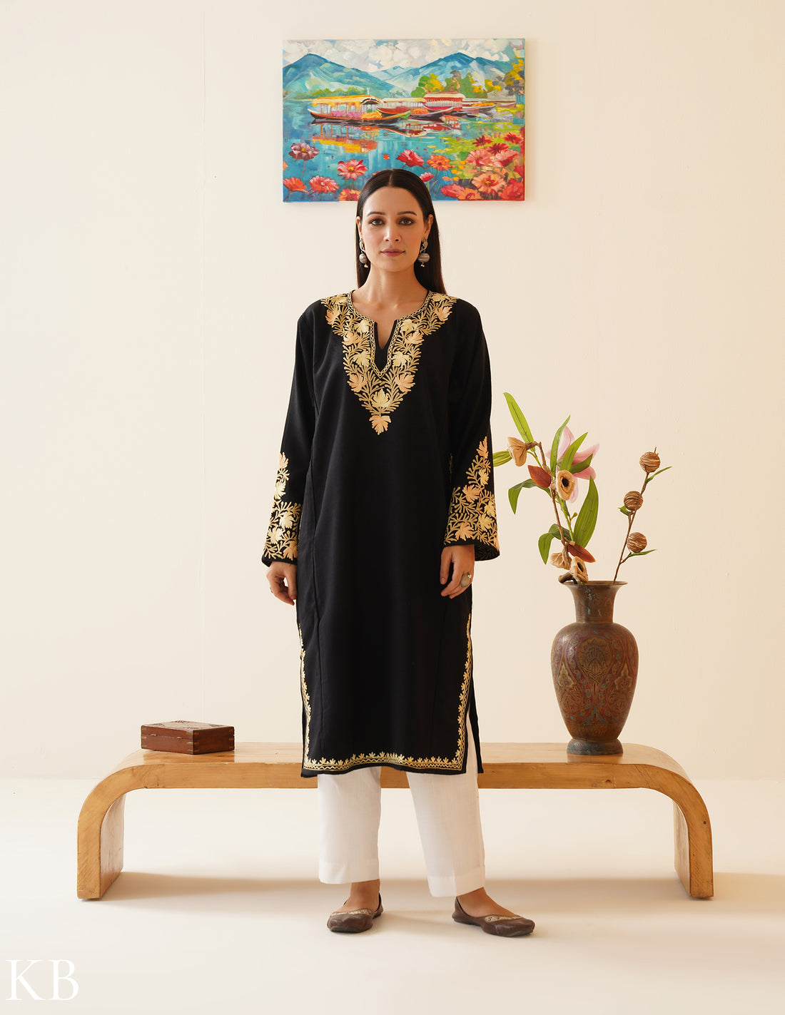 kashmiri design dress Silk Thread Aari Work Kashmiri Suit, Designer Salwar Suits, Kashmiri Embroidered Dress, Indian Party Wear Suits, Indian Ethnic Salwar Kameez