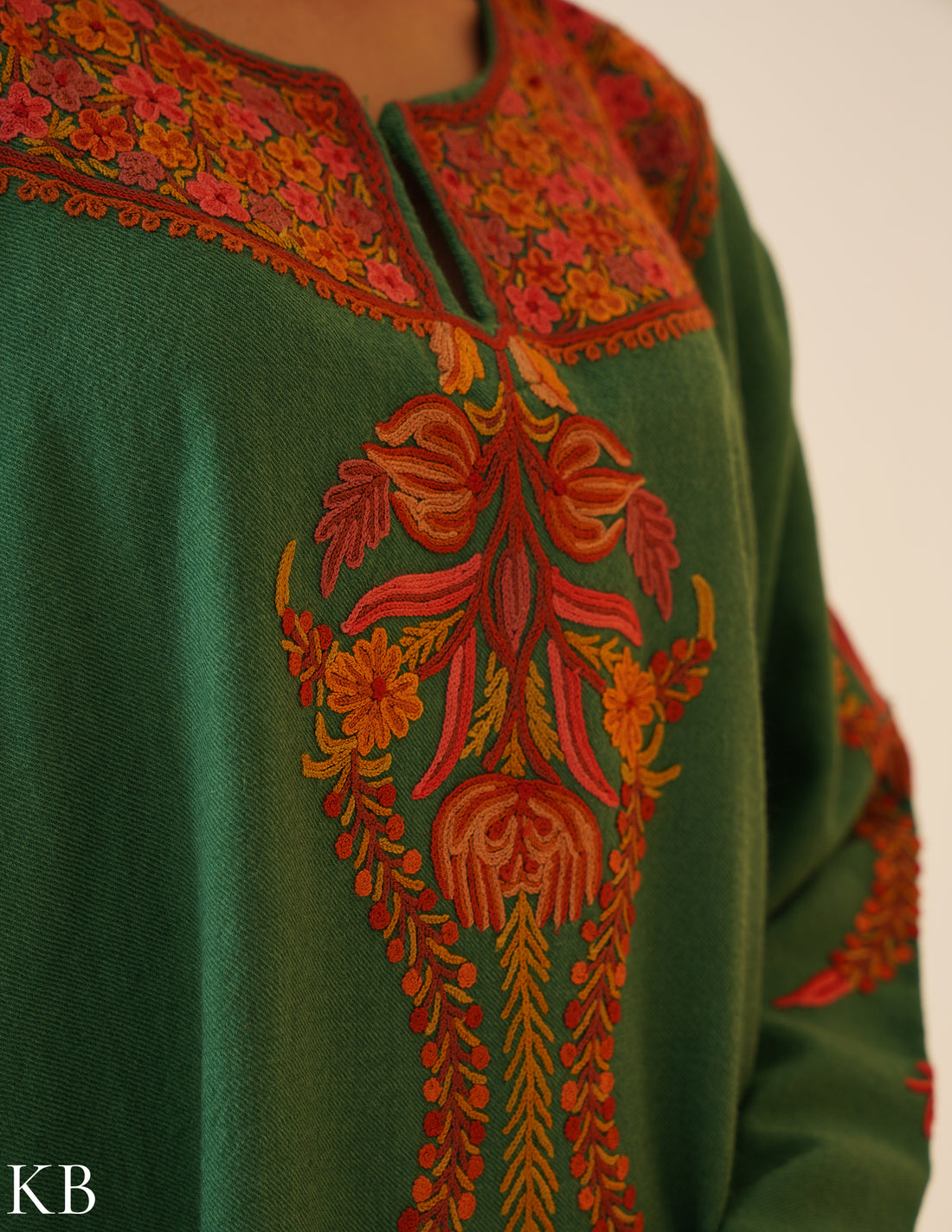 Rang-e-Khizan Elite Luxe Mineral Green Hand-Aari Phiran - Kashmir Box