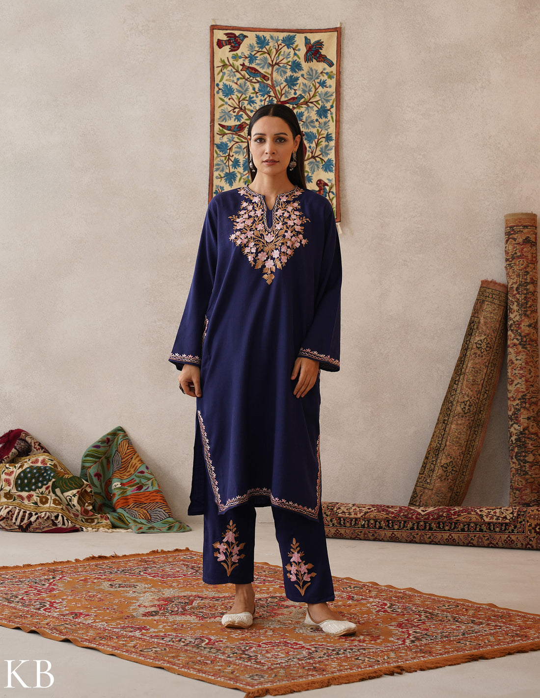 kashmir dress design Kashmiri Dress for Women | Aari Embroidery & Pheran Styles