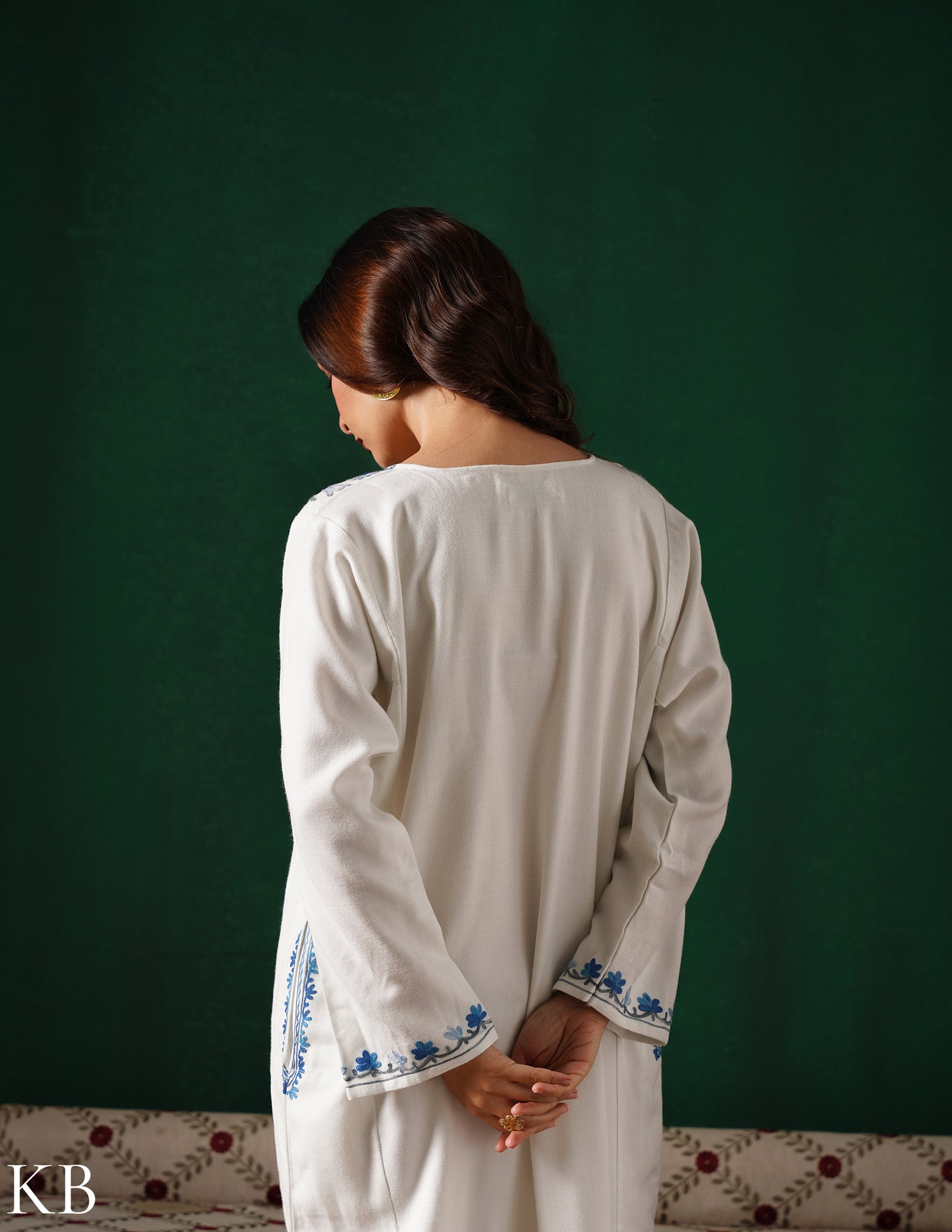 Kashmiri Blue &amp; Grey Aari Embroidered Woollen Phiran – White | Timeless Winter Wear - Kashmir Box