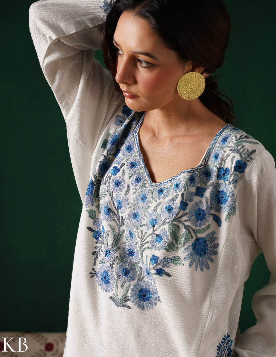 Kashmiri Blue &amp; Grey Aari Embroidered Woollen Phiran – White | Timeless Winter Wear - Kashmir Box