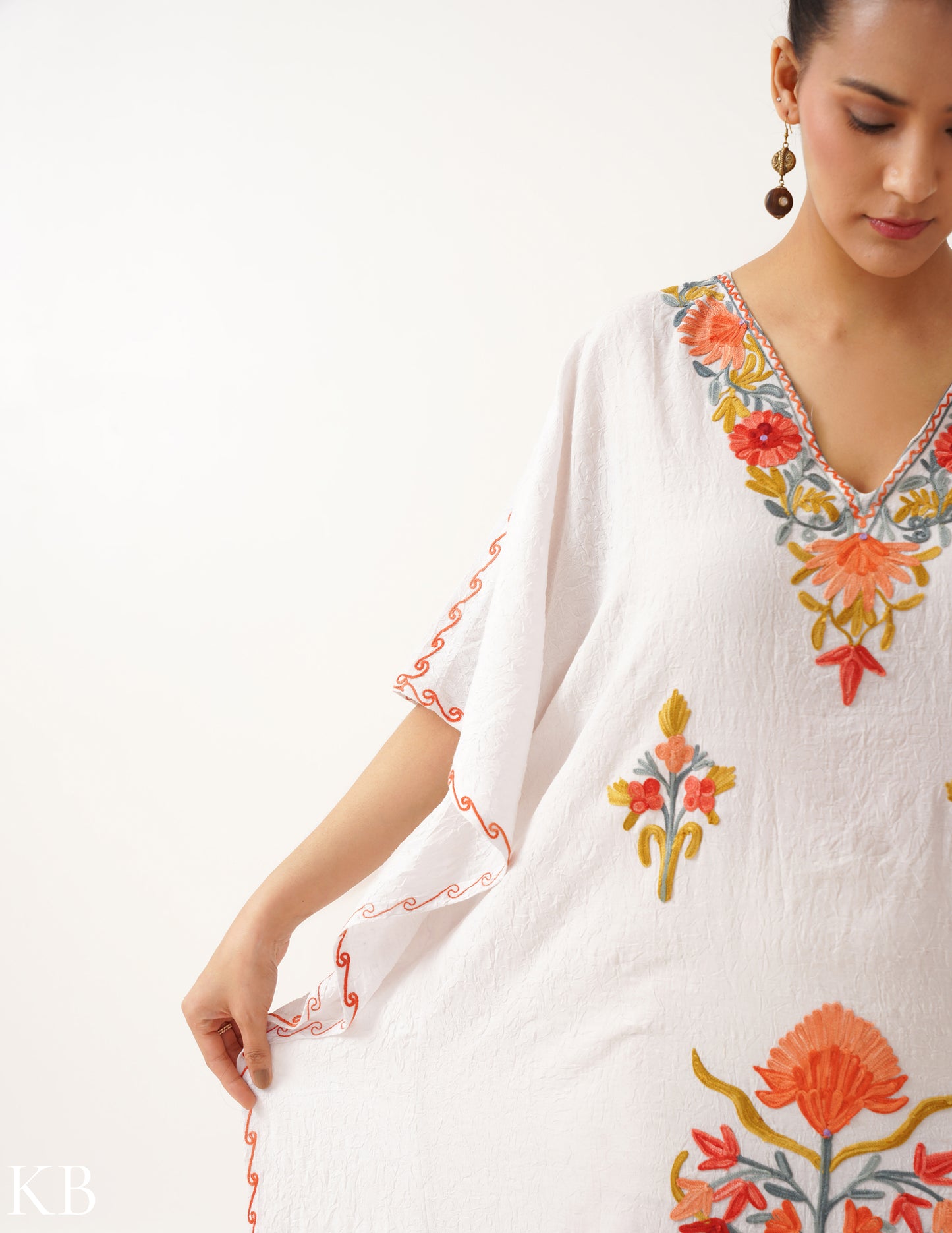 Floral Embroidered White Kaftan - Kashmir Box